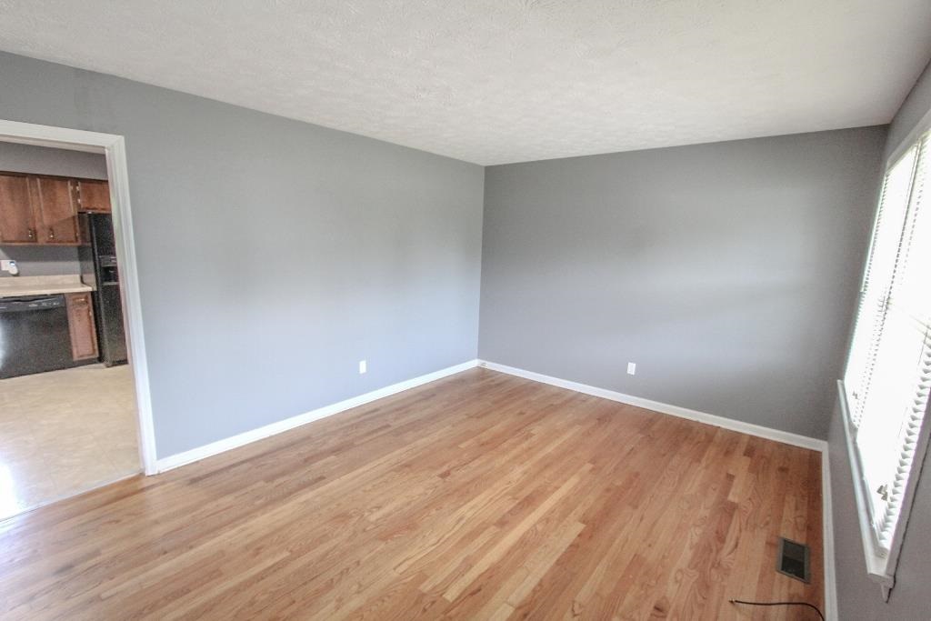 Glen Lily Rd, Bowling Green, KY 42101