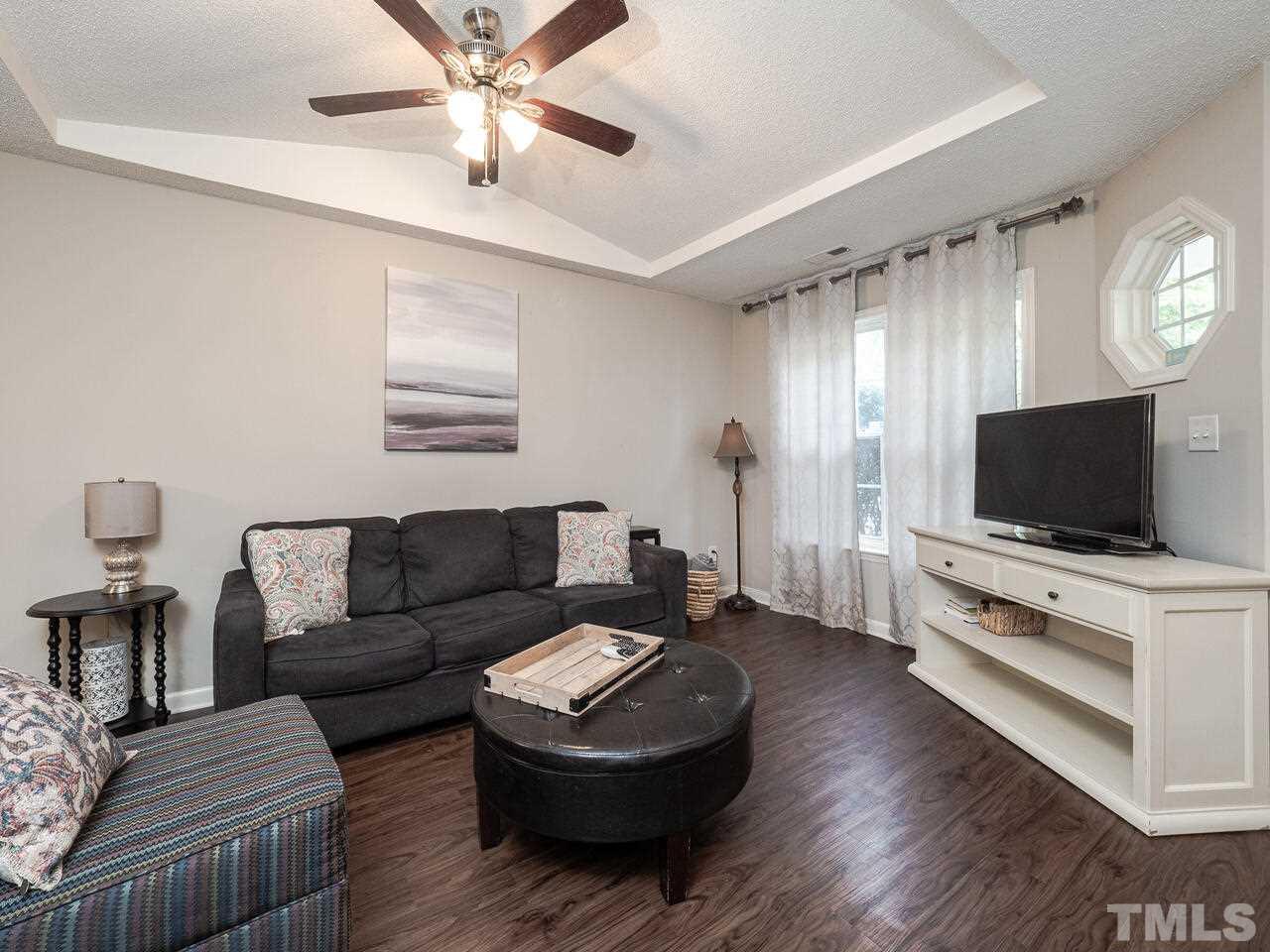 Votive Ln, Raleigh, NC 27604