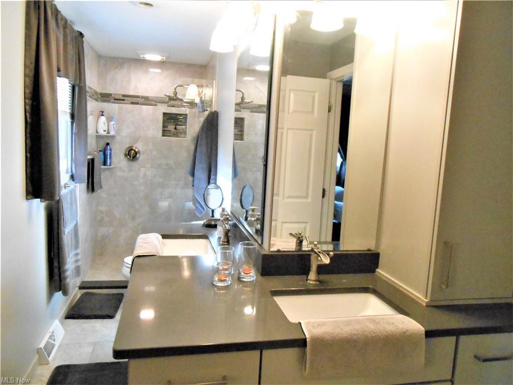Bayberry Dr, Warren, OH 44484 #1