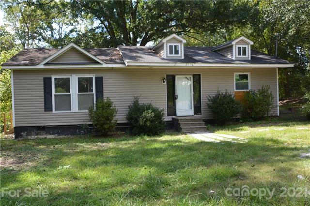 Crawford Ave, Gastonia, NC 28052