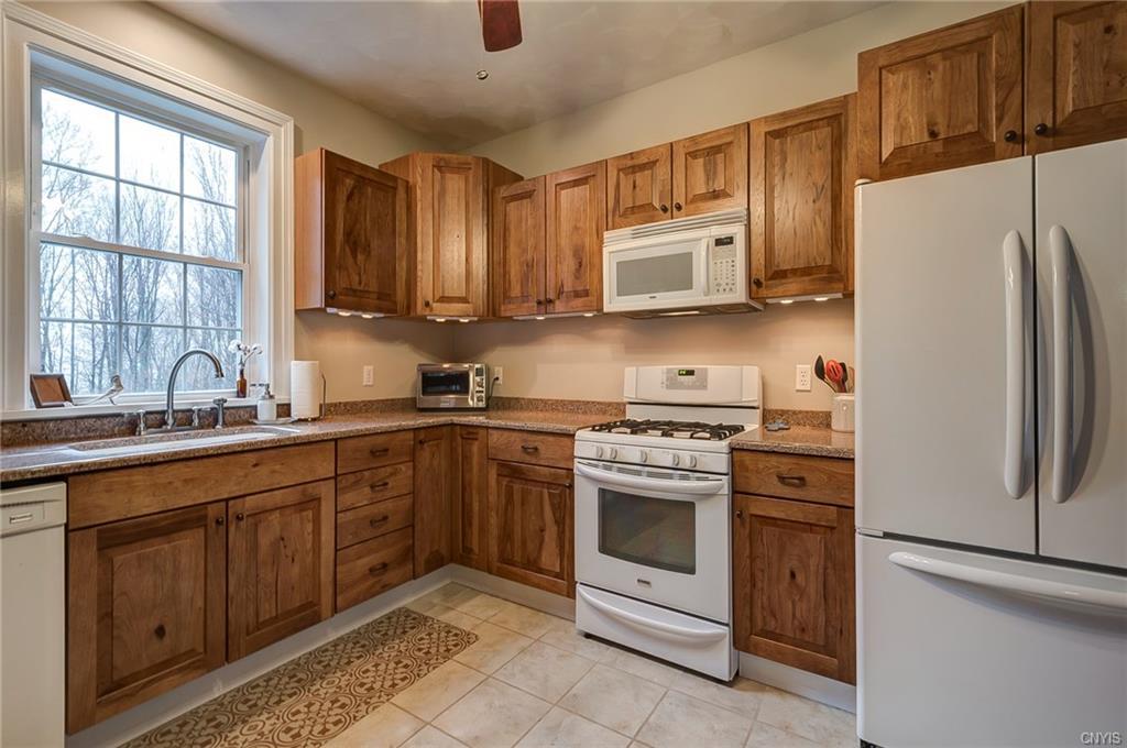 Hilton Rd, Pulaski, NY 13142