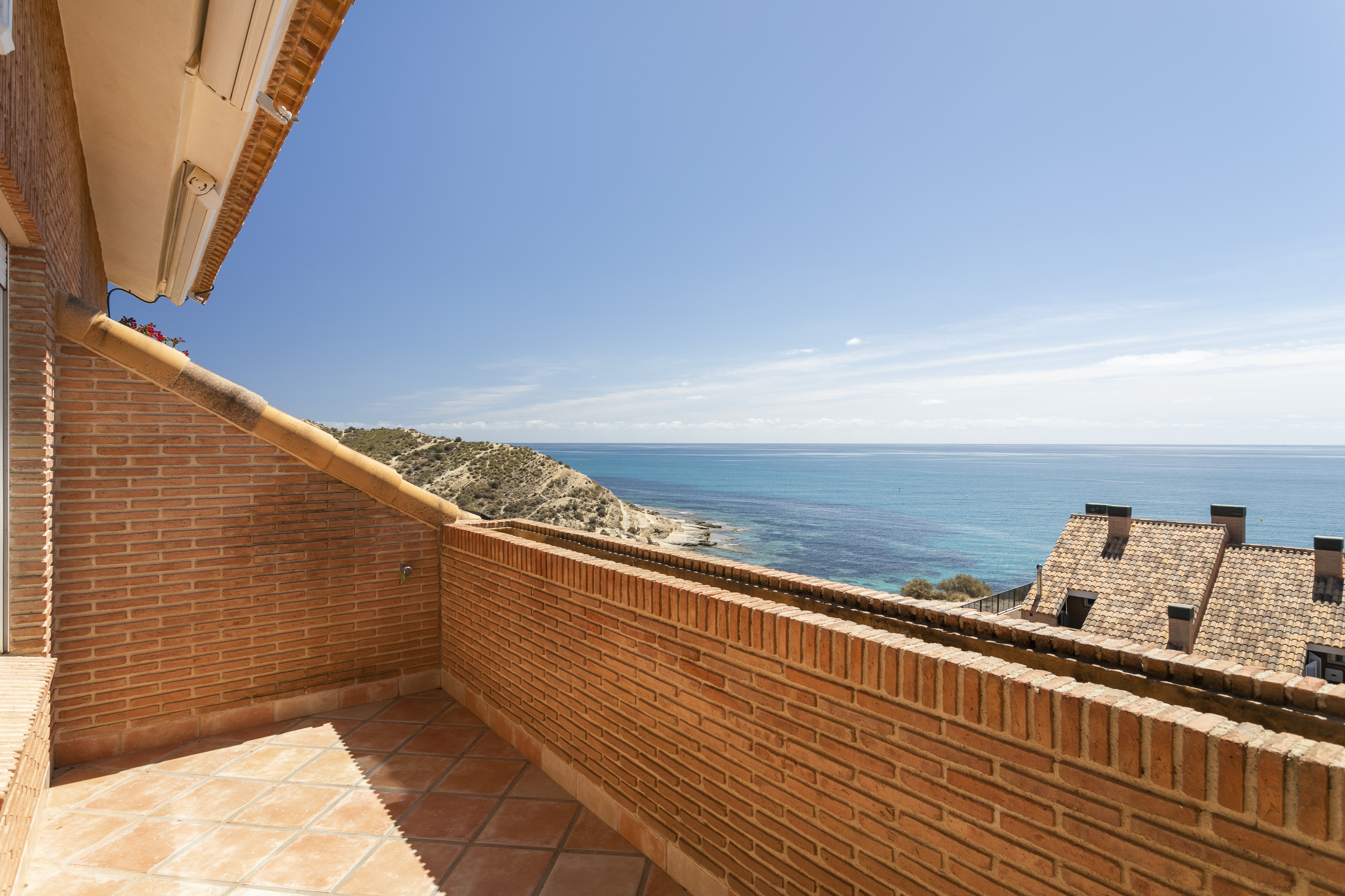 Spectacular semi-detached house with sea views in the best area of Alicante