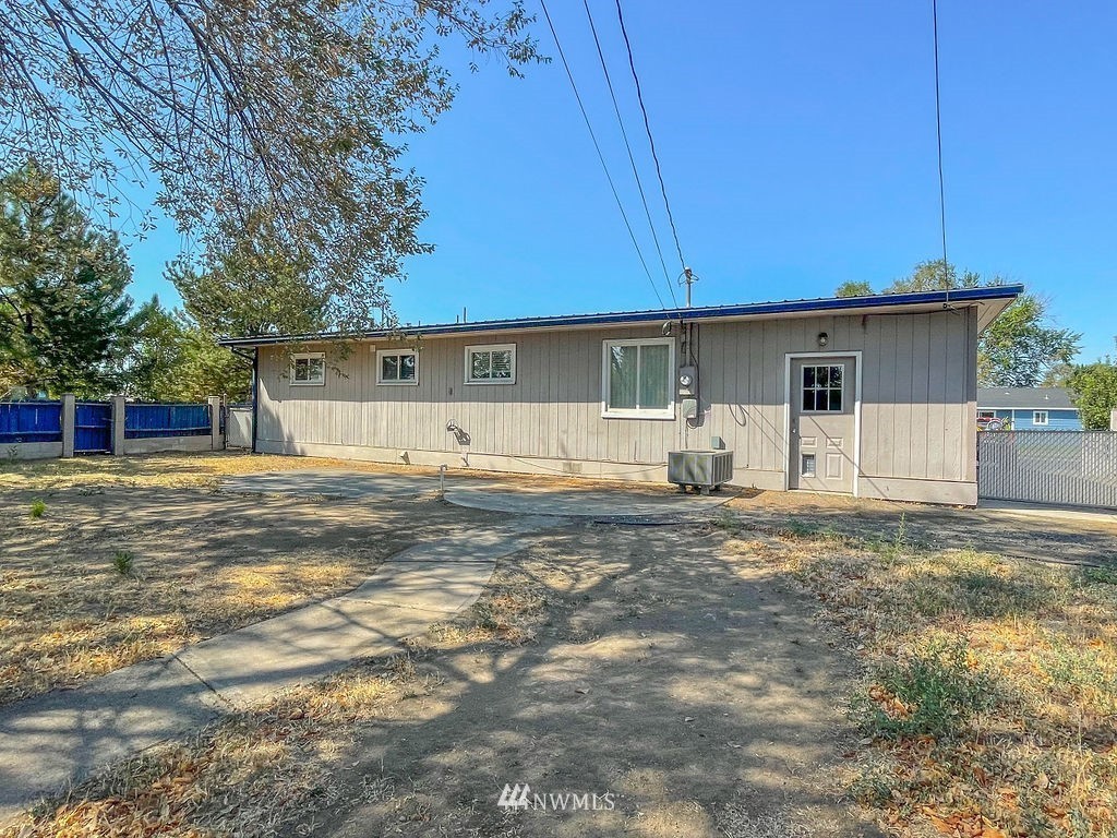 Sunset Dr, Moses Lake, WA 98837 #1