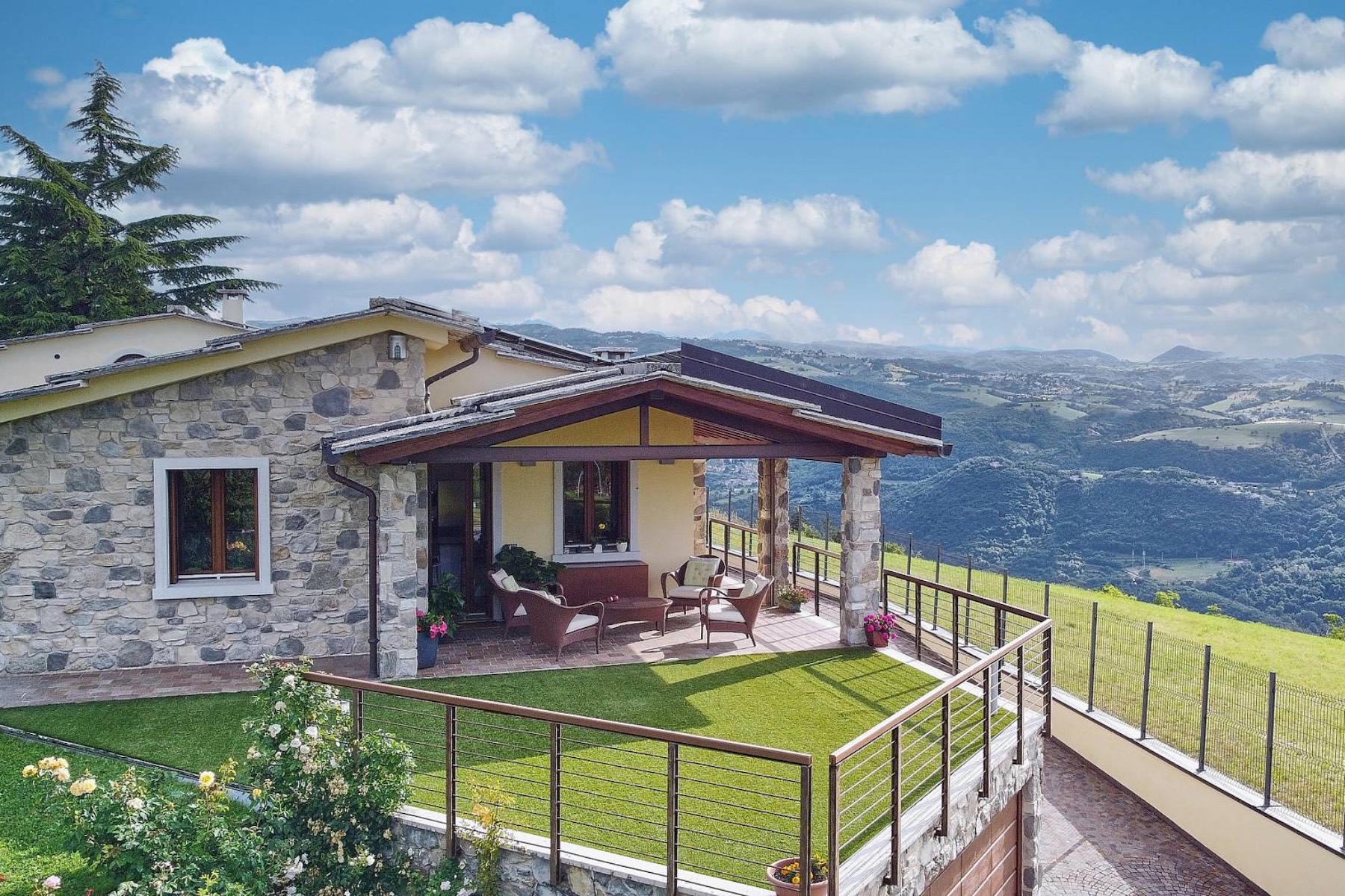 Eco-friendly Villa In Valpolicella's countryside