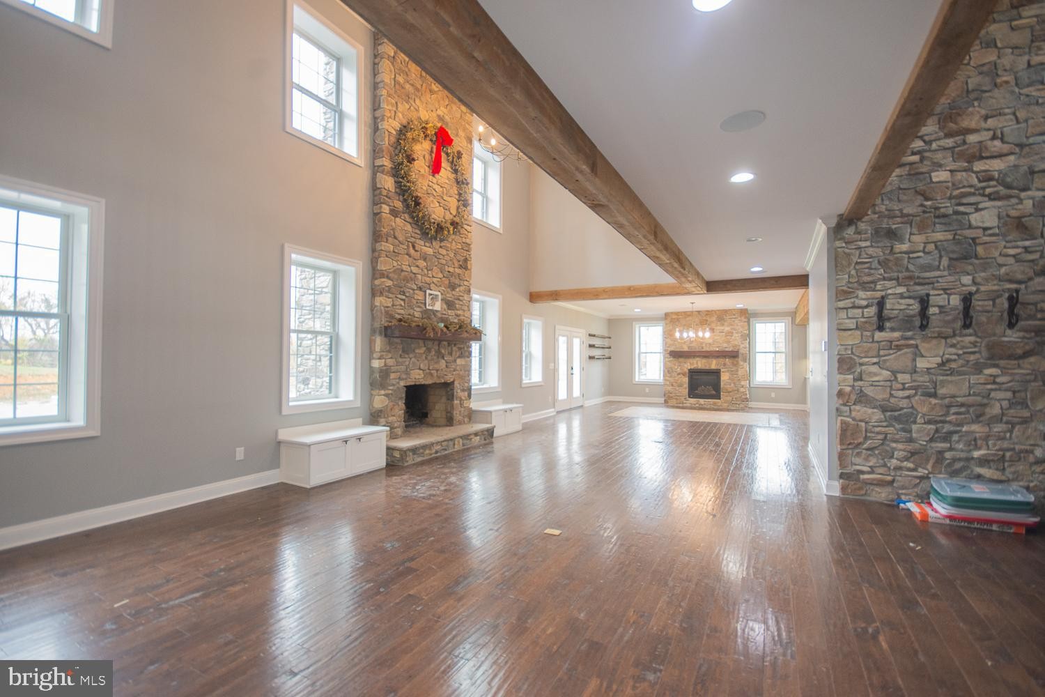 1643 Vineyard Rd, Falling Waters, WV 25419