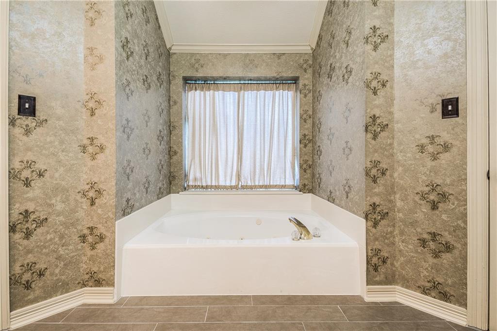 Braemar Ln, Lewisville, TX 75077