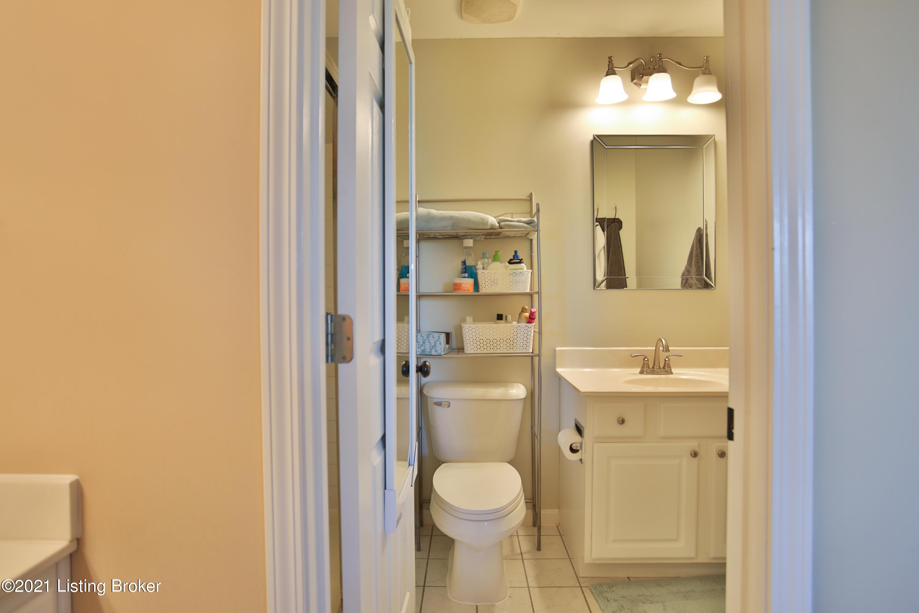 Merton Sq, Louisville, KY 40241
