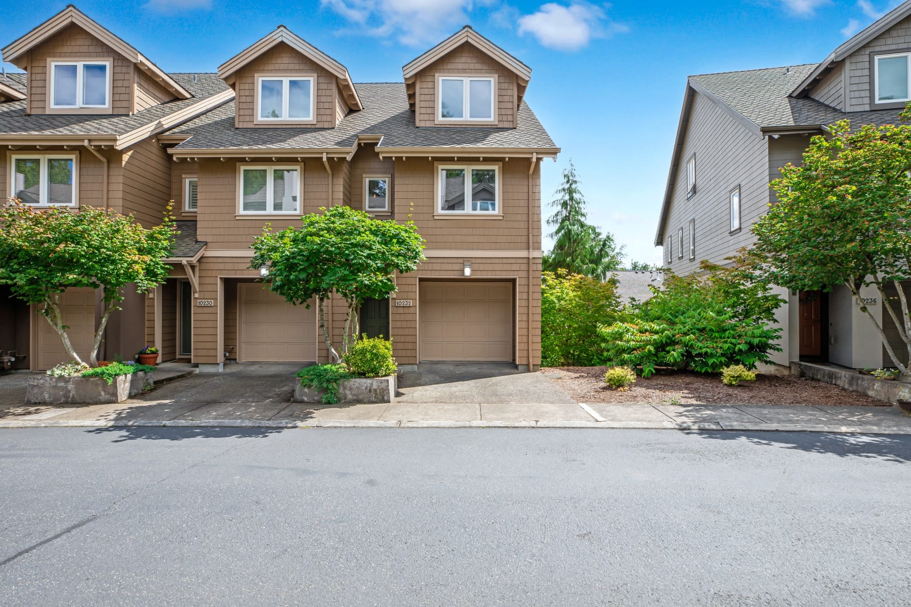 10232 NW VILLAGE HEIGHTS DR Portland, OR 97229