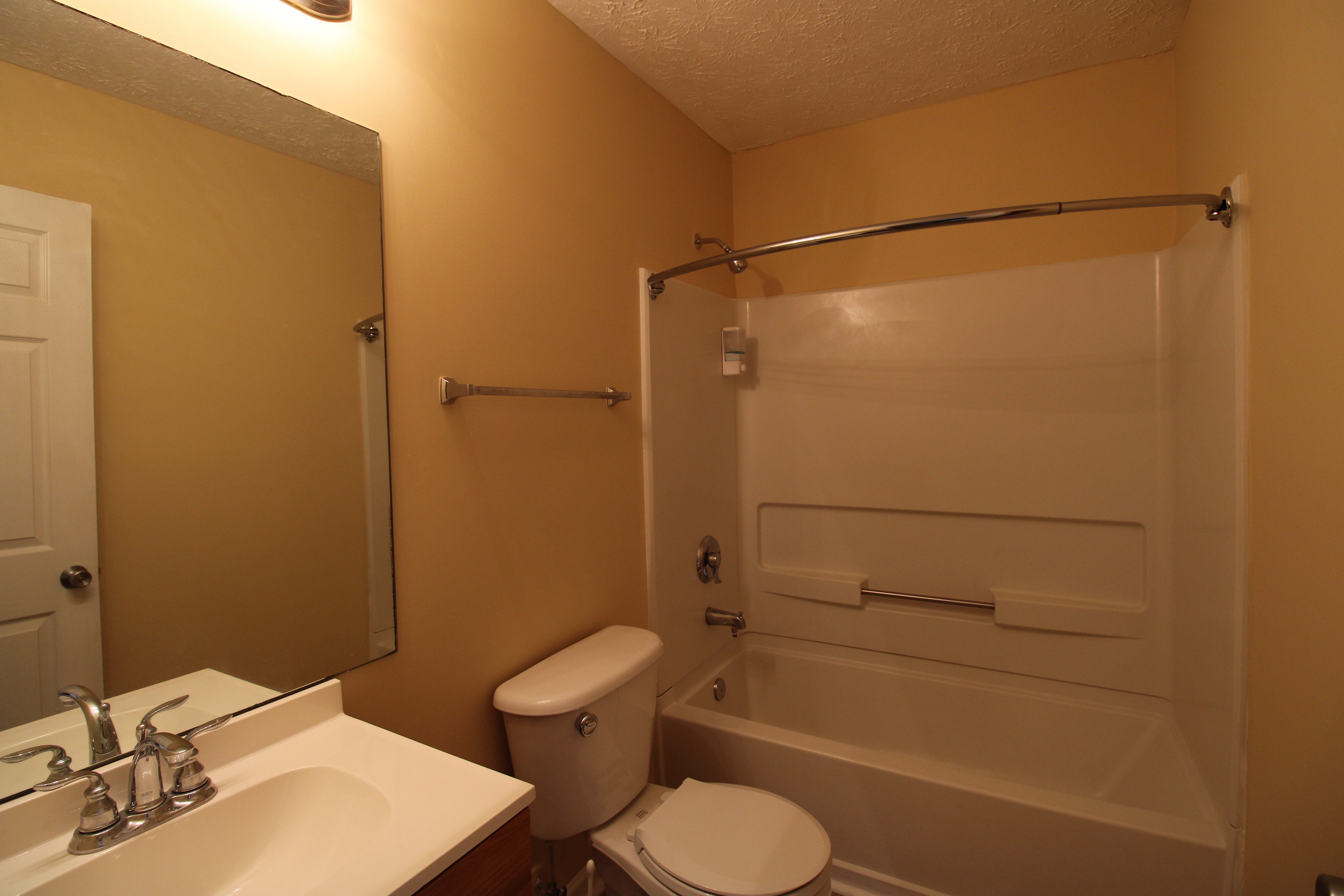 Lakeview Cir, Union City, GA 30291