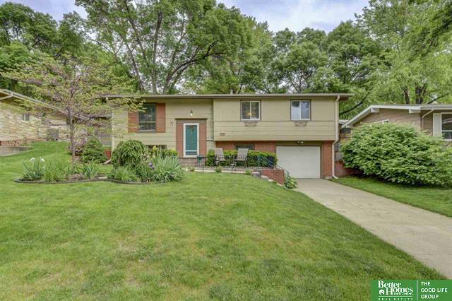 Trendwood Dr, Omaha, NE 68144