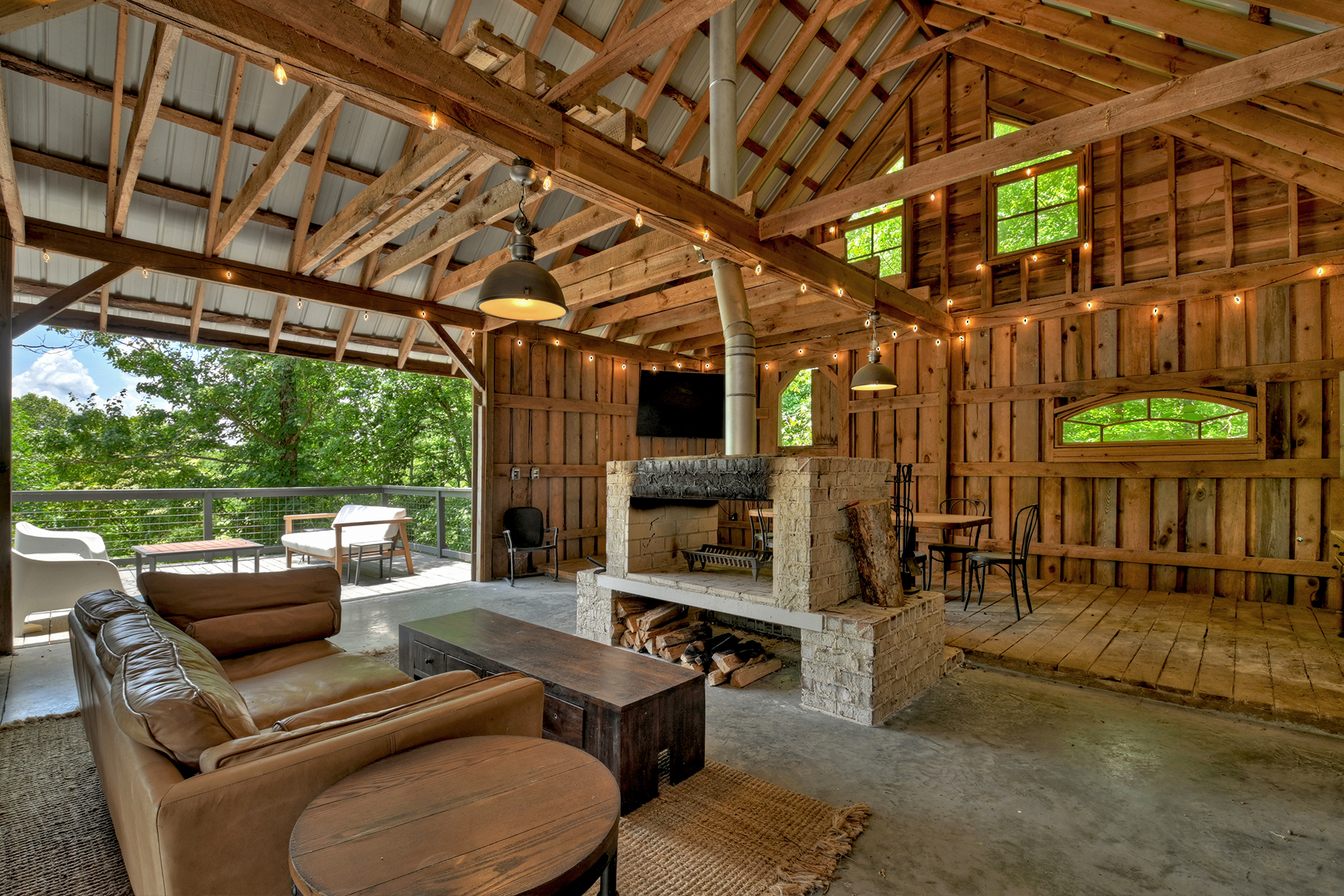 Contemporary Rustic Mountain Retreat