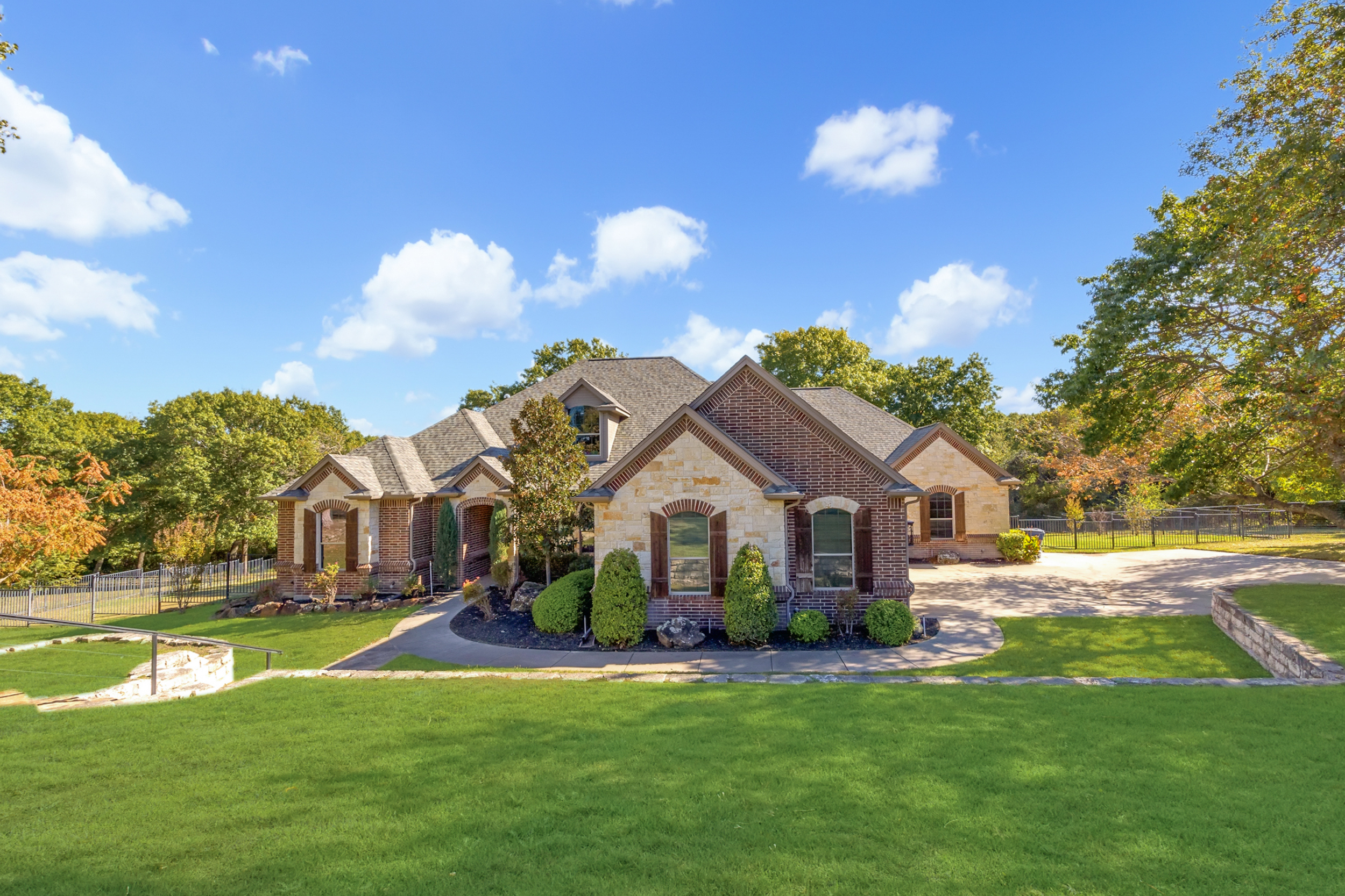 212 Oakvista Court,Aledo, TX, 76008