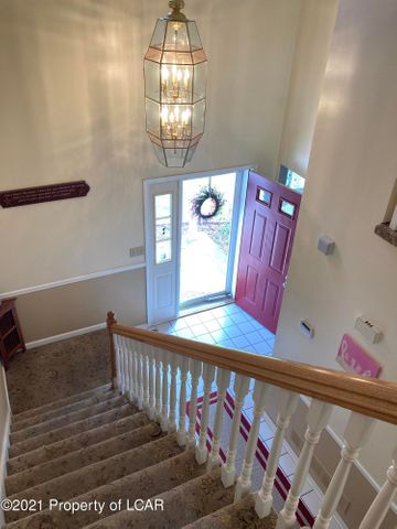 Bow Creek Dr, Mountain Top, PA 18707