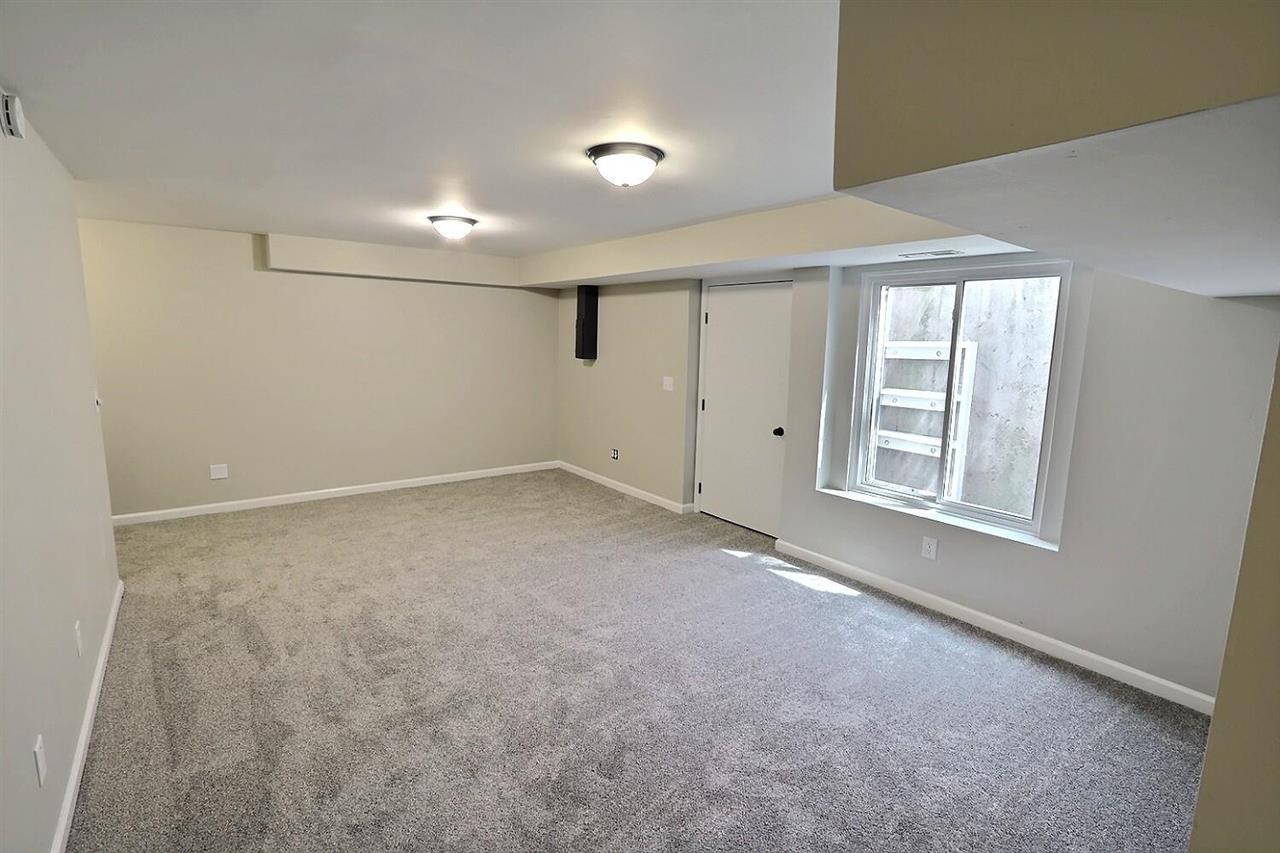 Carrwood Cir, Wichita, KS 67215