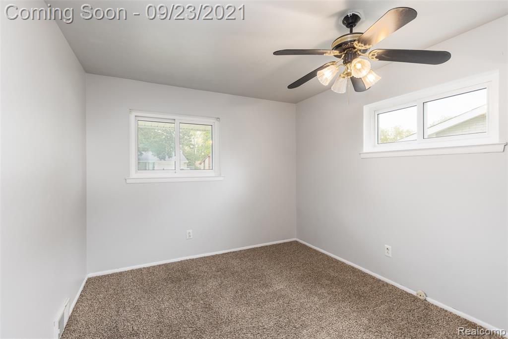 Ledgestone St, Southfield, MI 48076