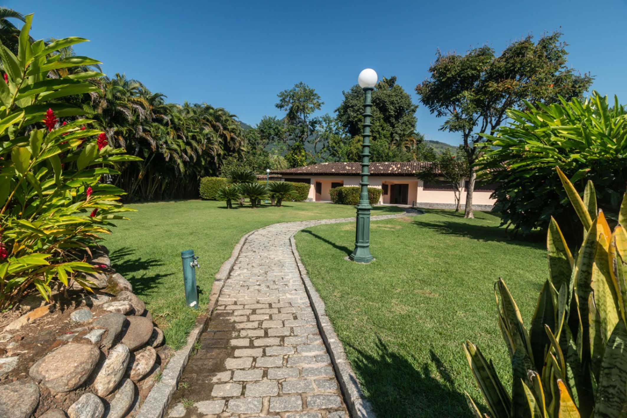 Mansion with soccer field and gourmet area in Porto Frade Condominium