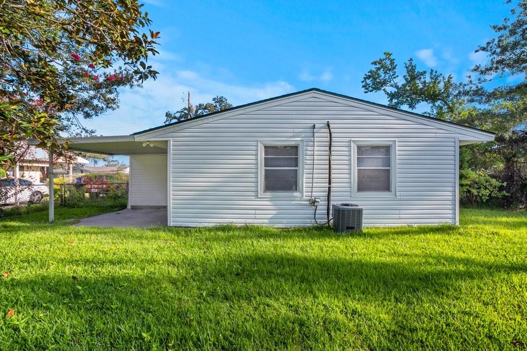 Clover Dr, Lake Charles, LA 70607