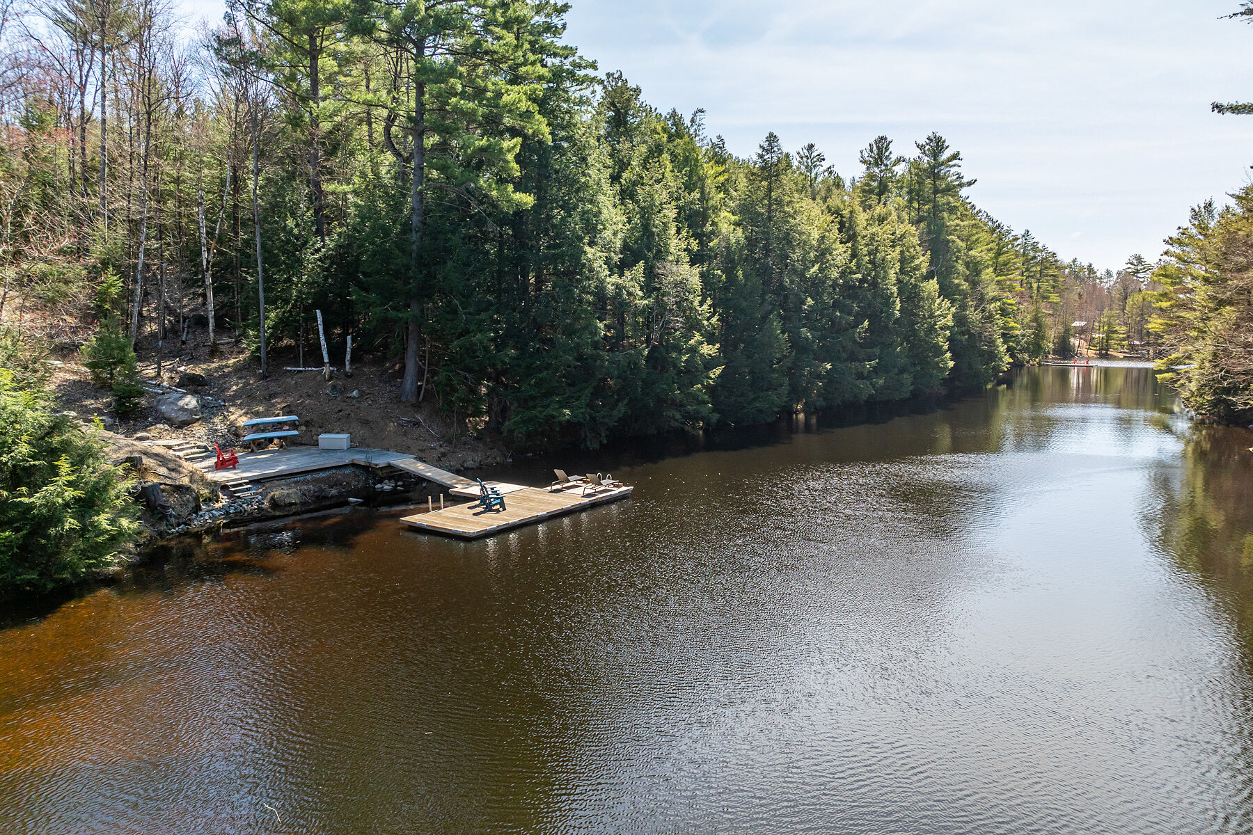 Kahshe Lake River House