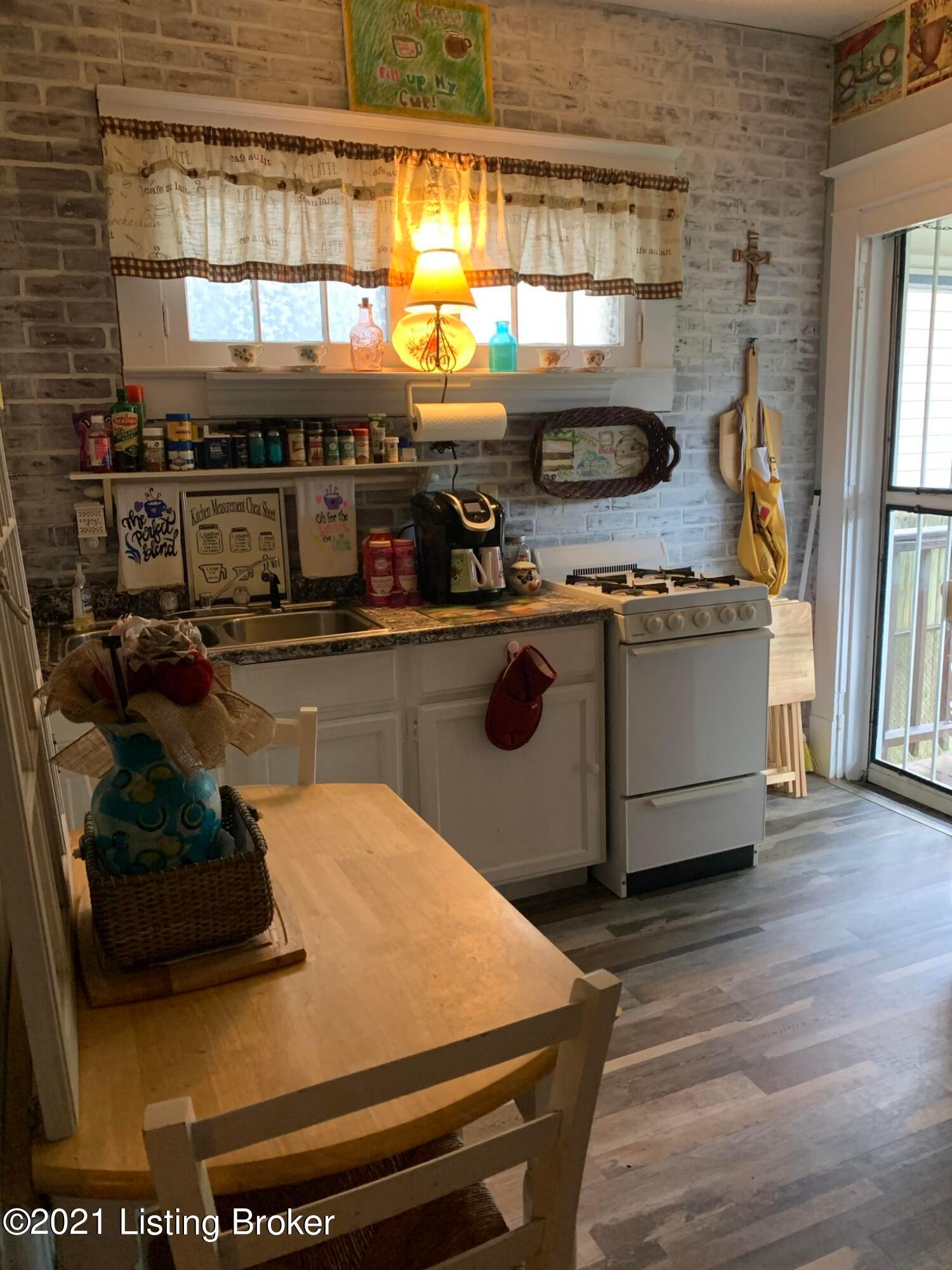 29th St, Louisville, KY 40212 #1