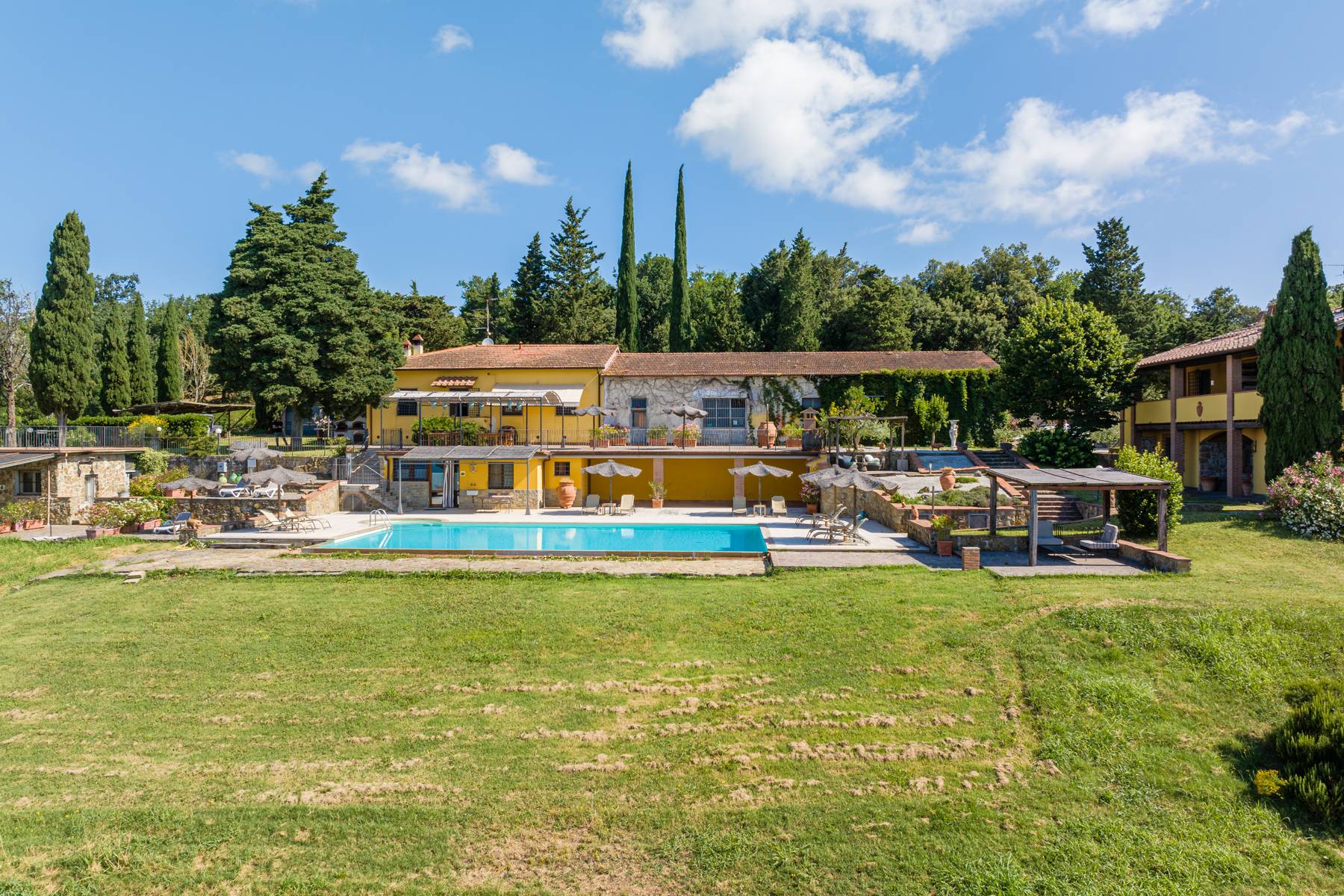 Modern turn-key villa with pool