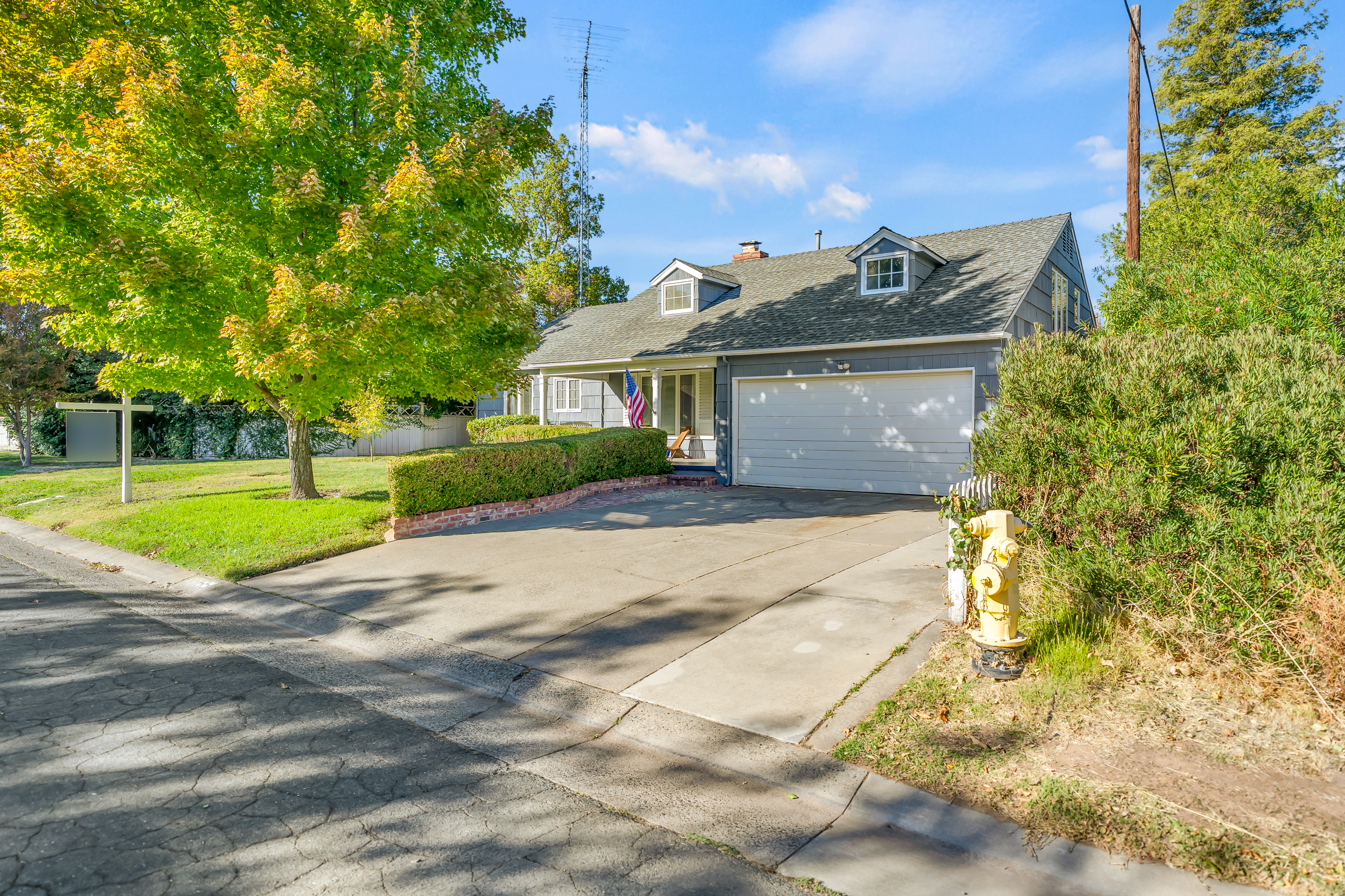 3855 Woodcrest Road, Sacramento, CA 95821