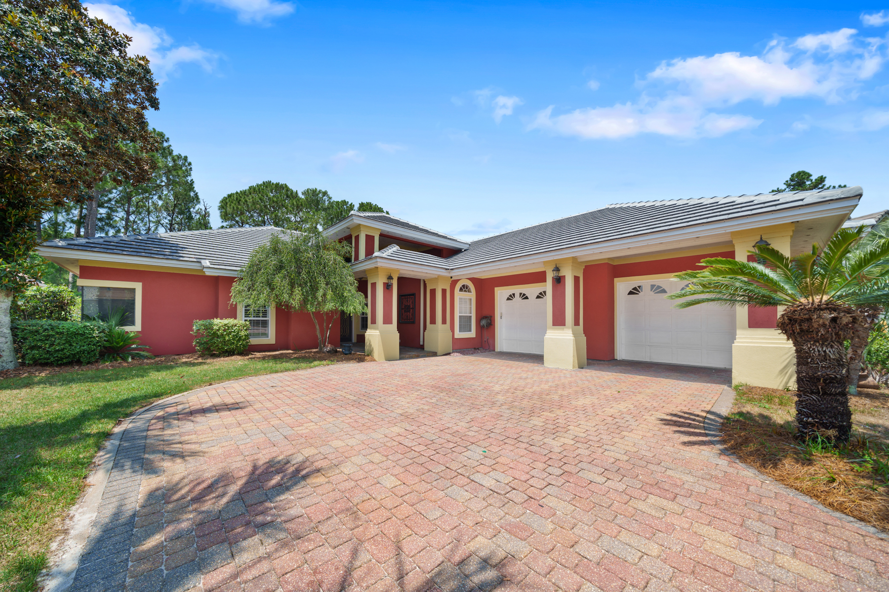 Elegant Coastal Retreat In Gated Destiny East