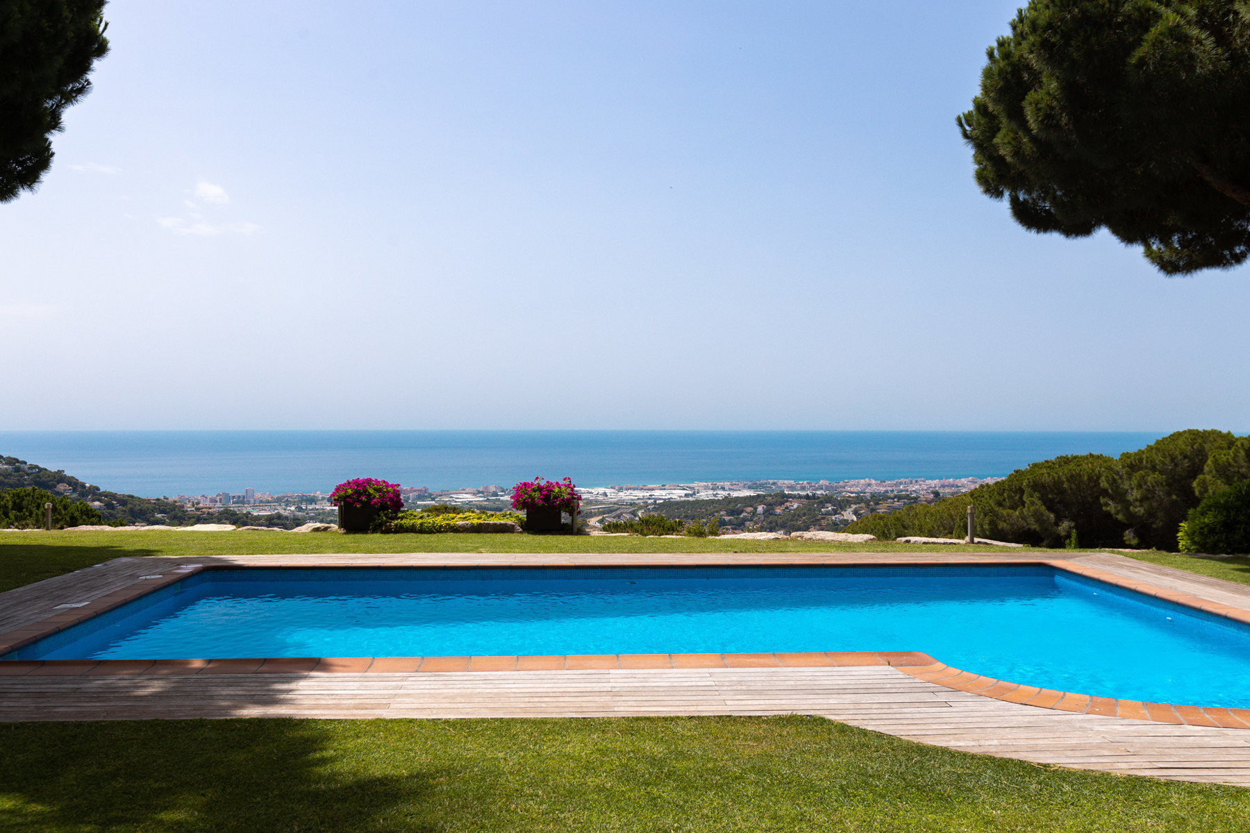 Villa with pool in an unbeatable location