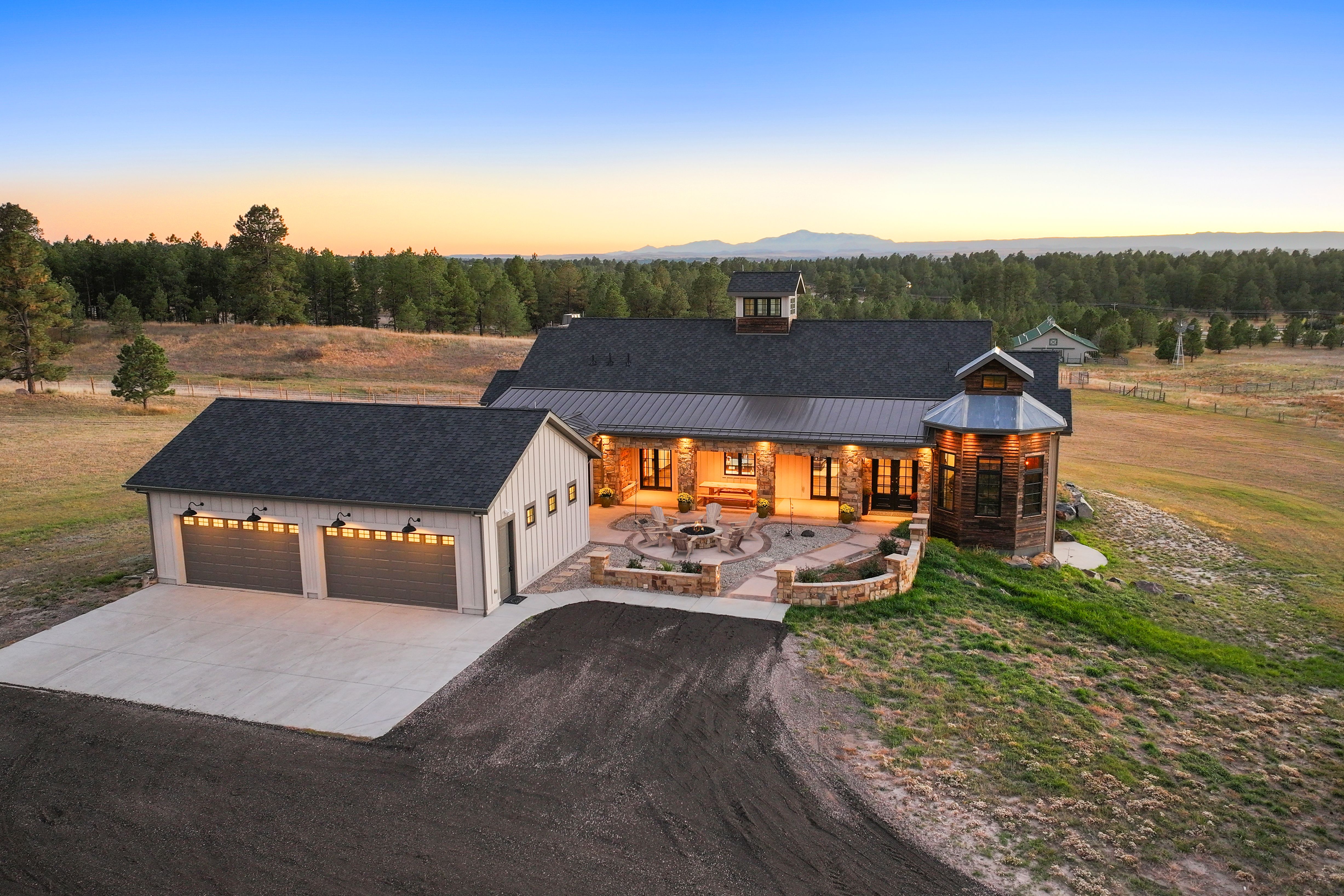 Breathtaking Mountain and Pikes Peak Views