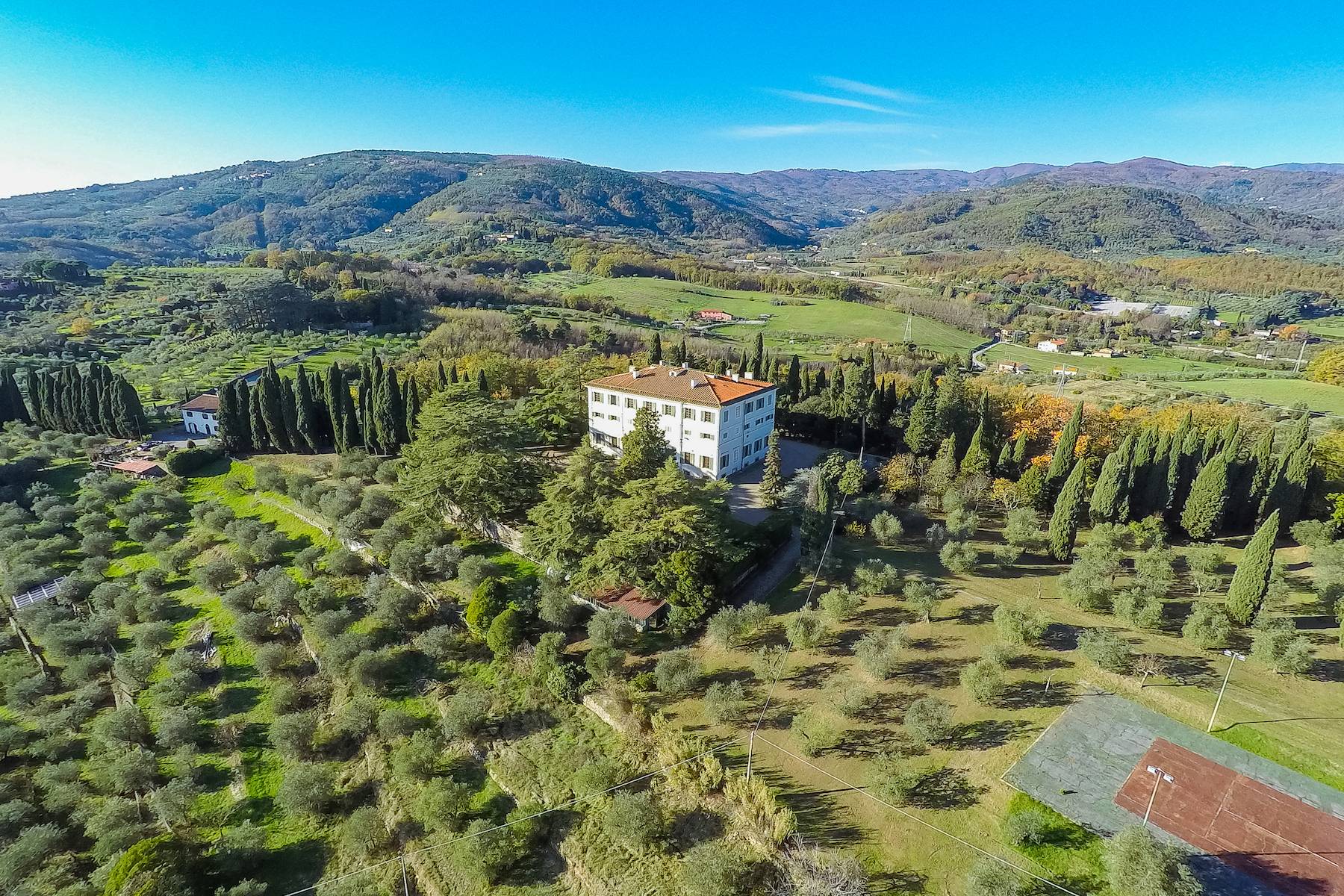 Stunning Historic mansion on the hills of Pistoia