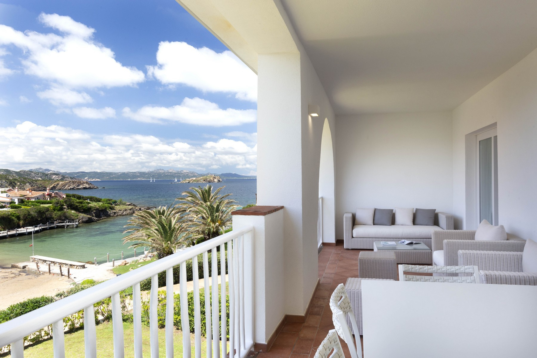 Wonderful sea view apartment in Cala del Faro