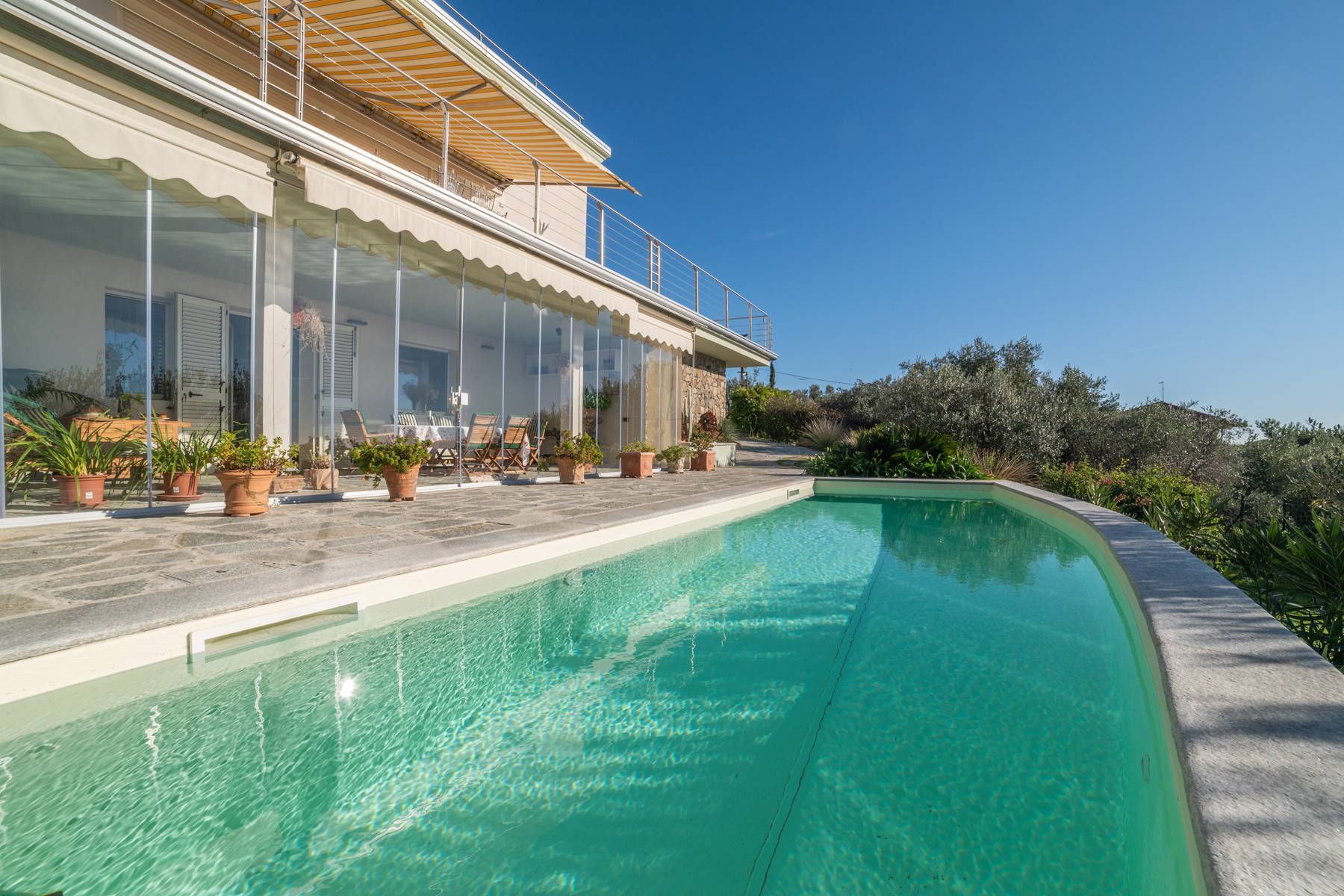 Villa with swimming pool and panoramic view