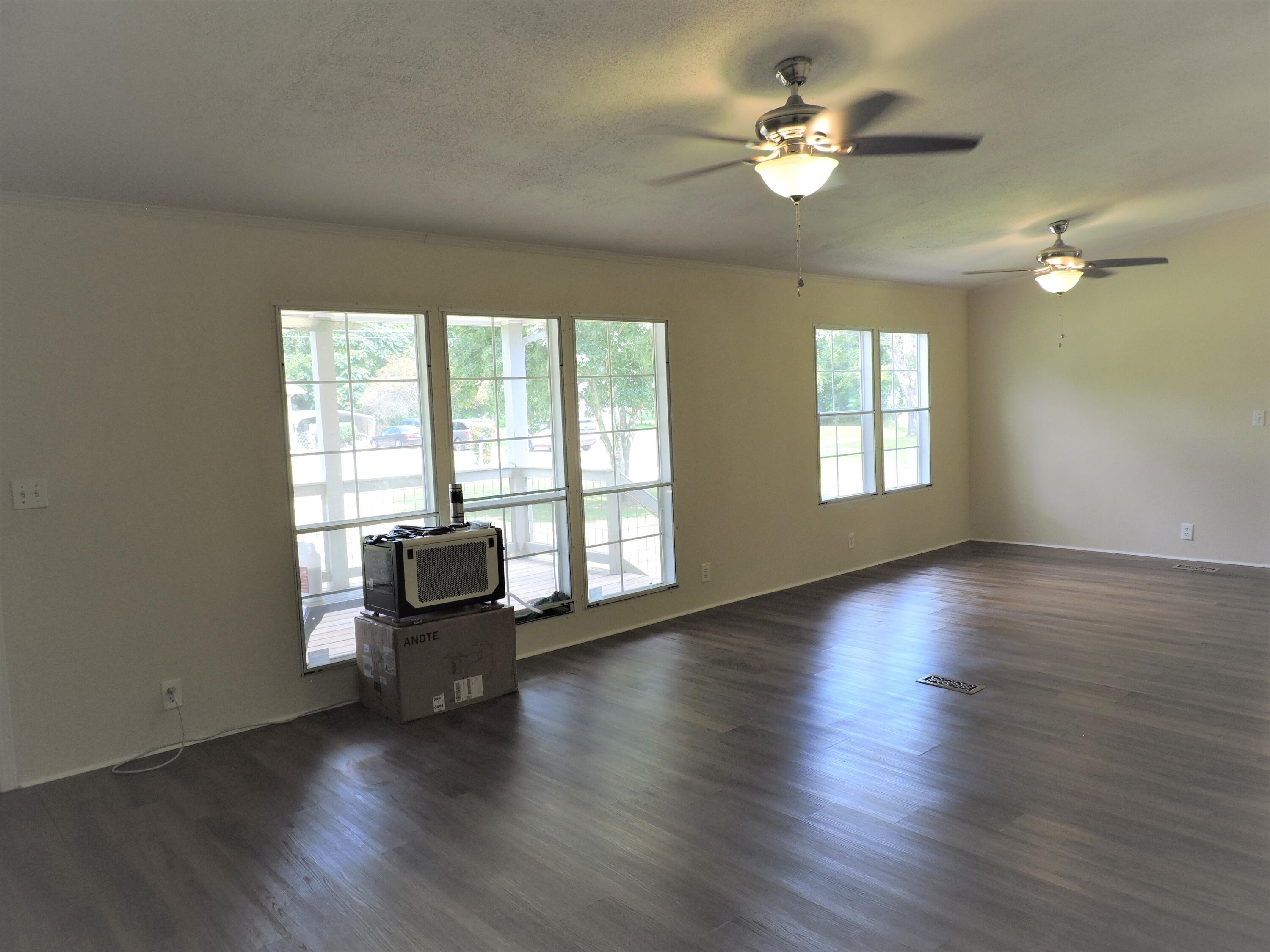 Hilleary St, Spring City, TN 37381 #1
