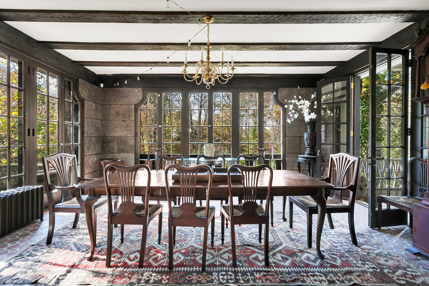 Presenting the Historical Waterfront Preston-Stillwell Manor