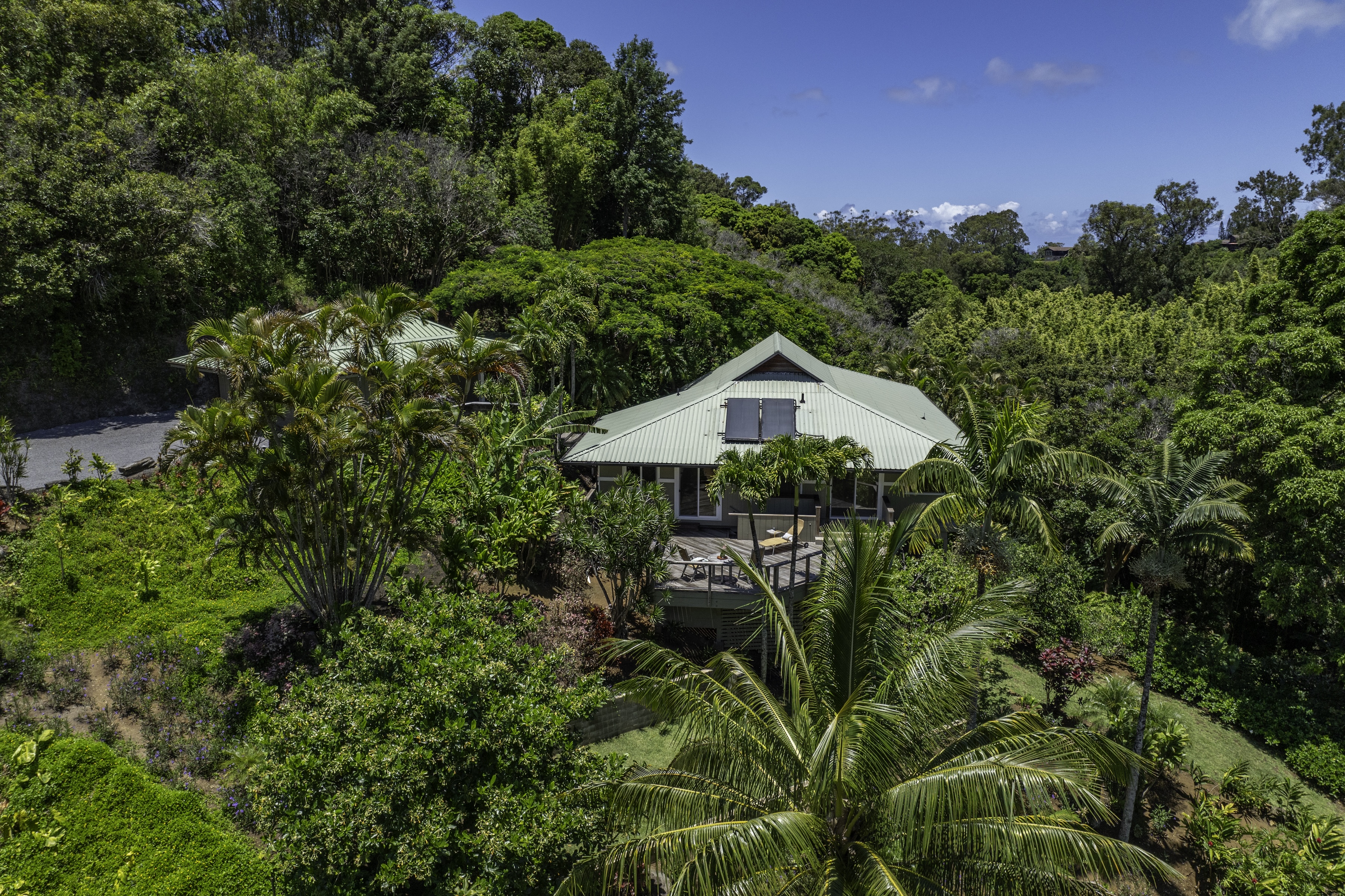 Modern Comfort with Seclusion in Maui’s North Shore