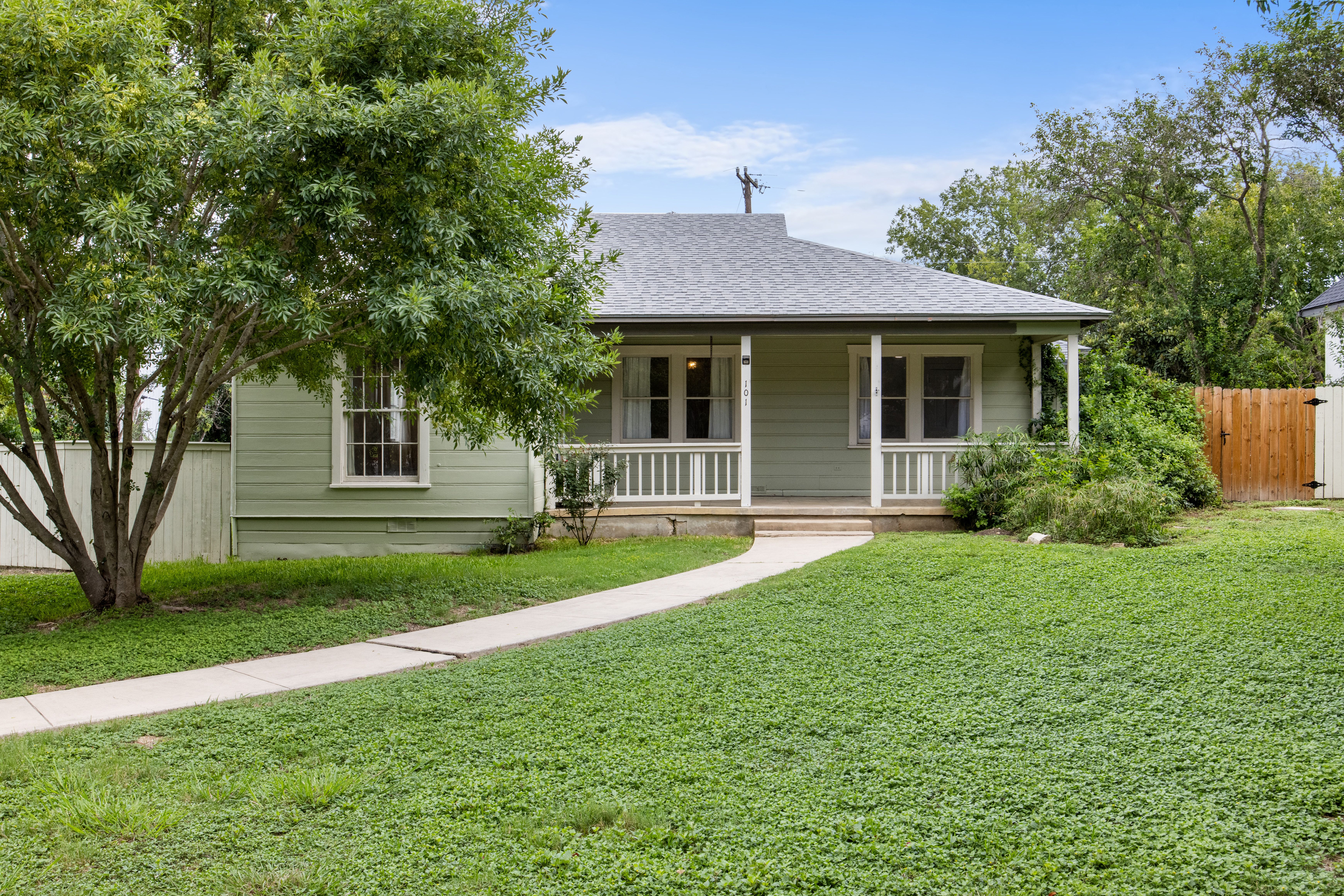 101 Charles Road, San Antonio, TX 78209