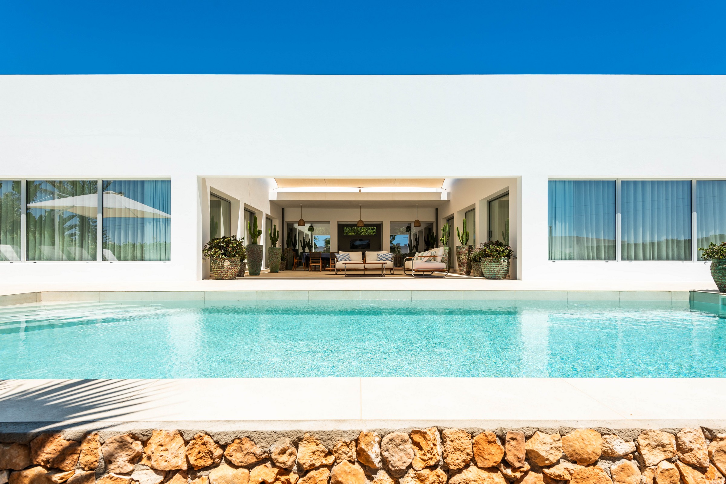 Exceptional premium residence on the picturesque south coast of Sant Lluís