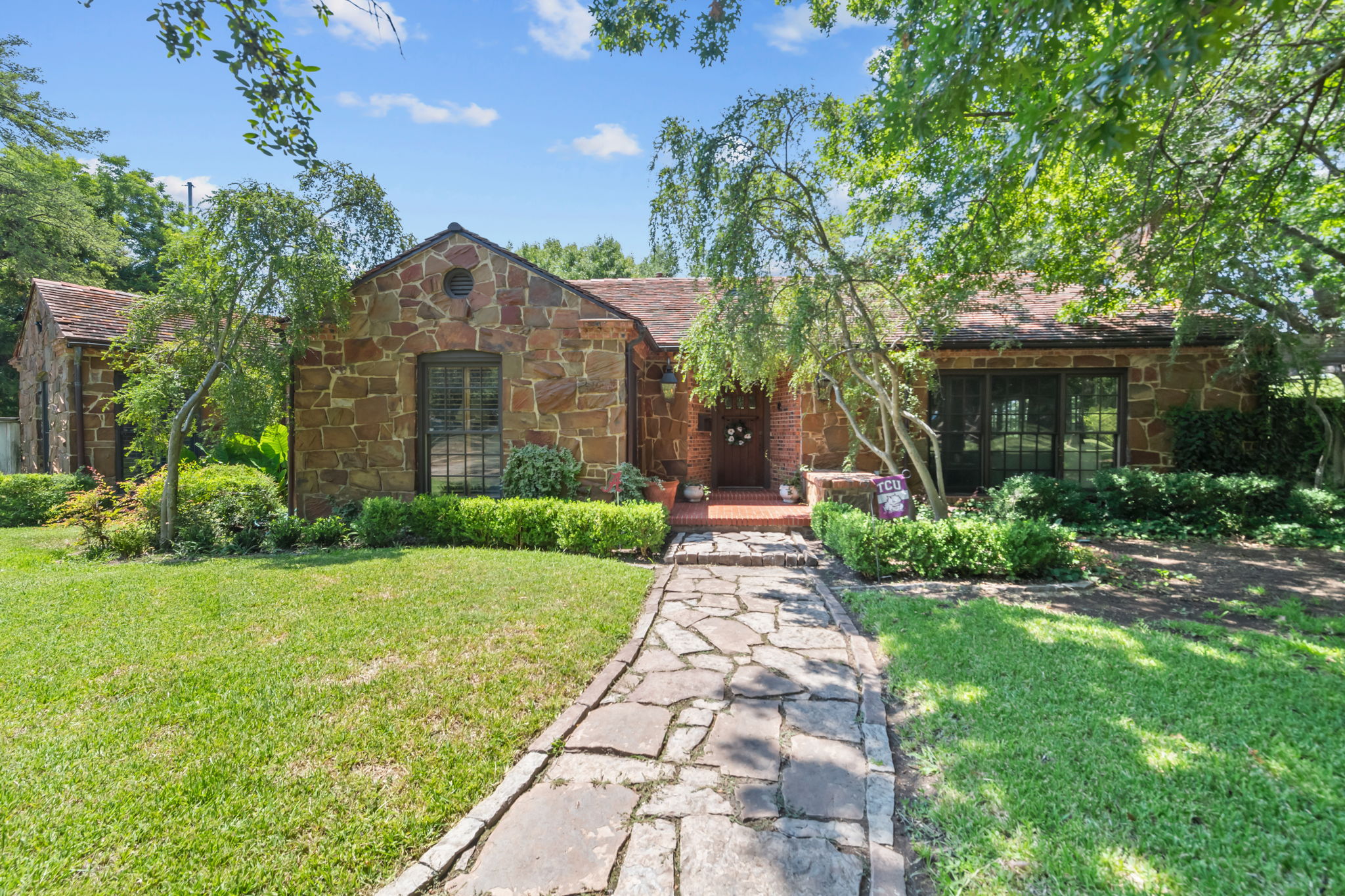 425 Crestwood Drive,Fort Worth, TX, 76107