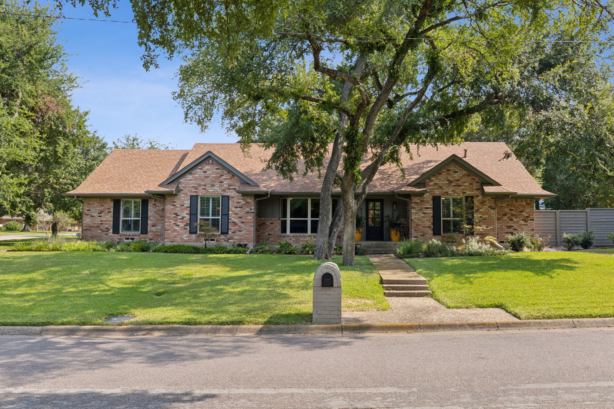 A Spacious Two Story, Steps from Northwood Club