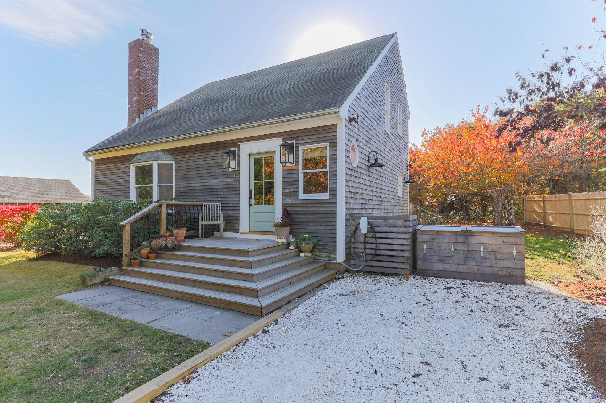 Cozy, Light-Filled Living Close to Cold Storage Beach