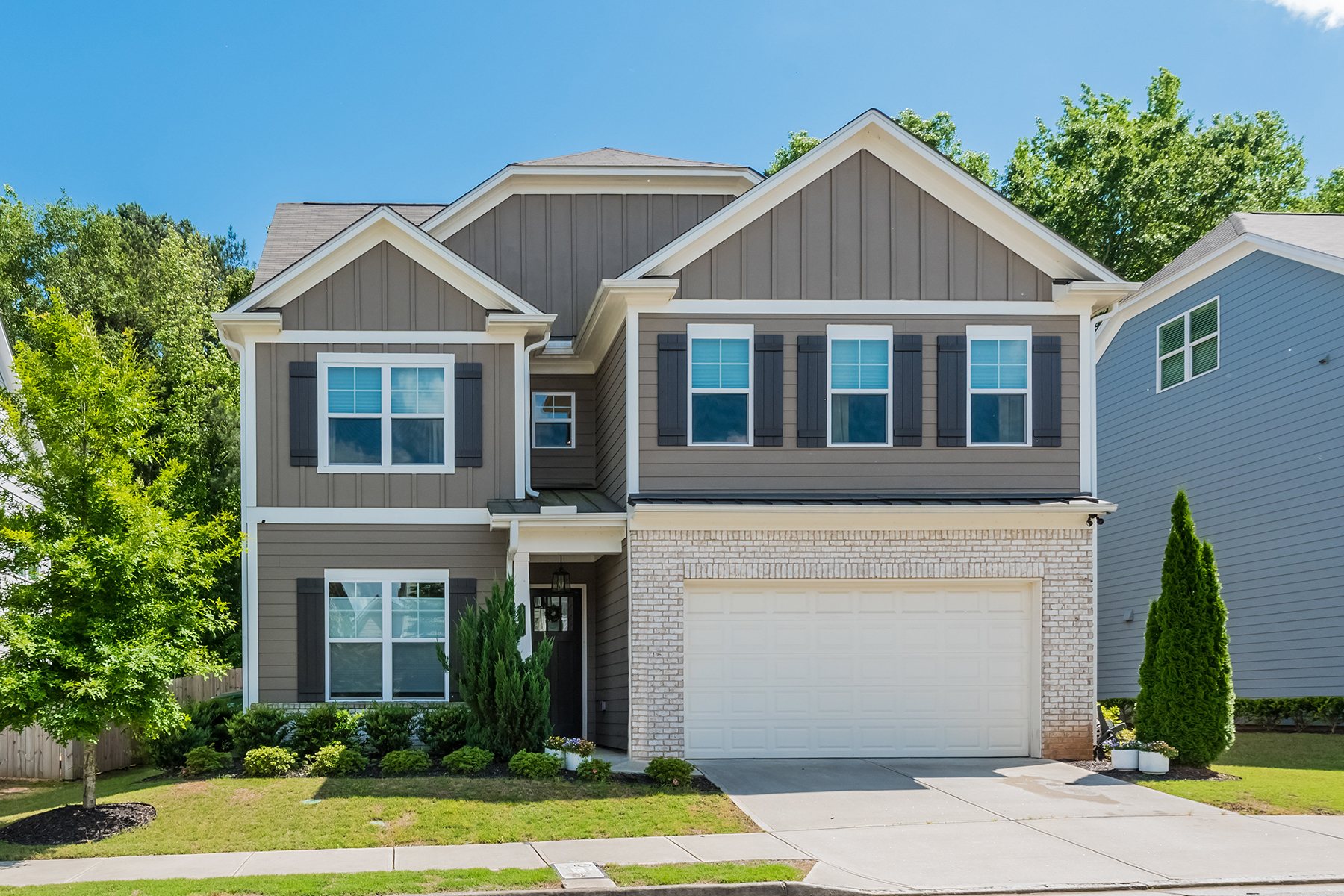 Easy City Living With This Beautiful Craftsman-Style Home