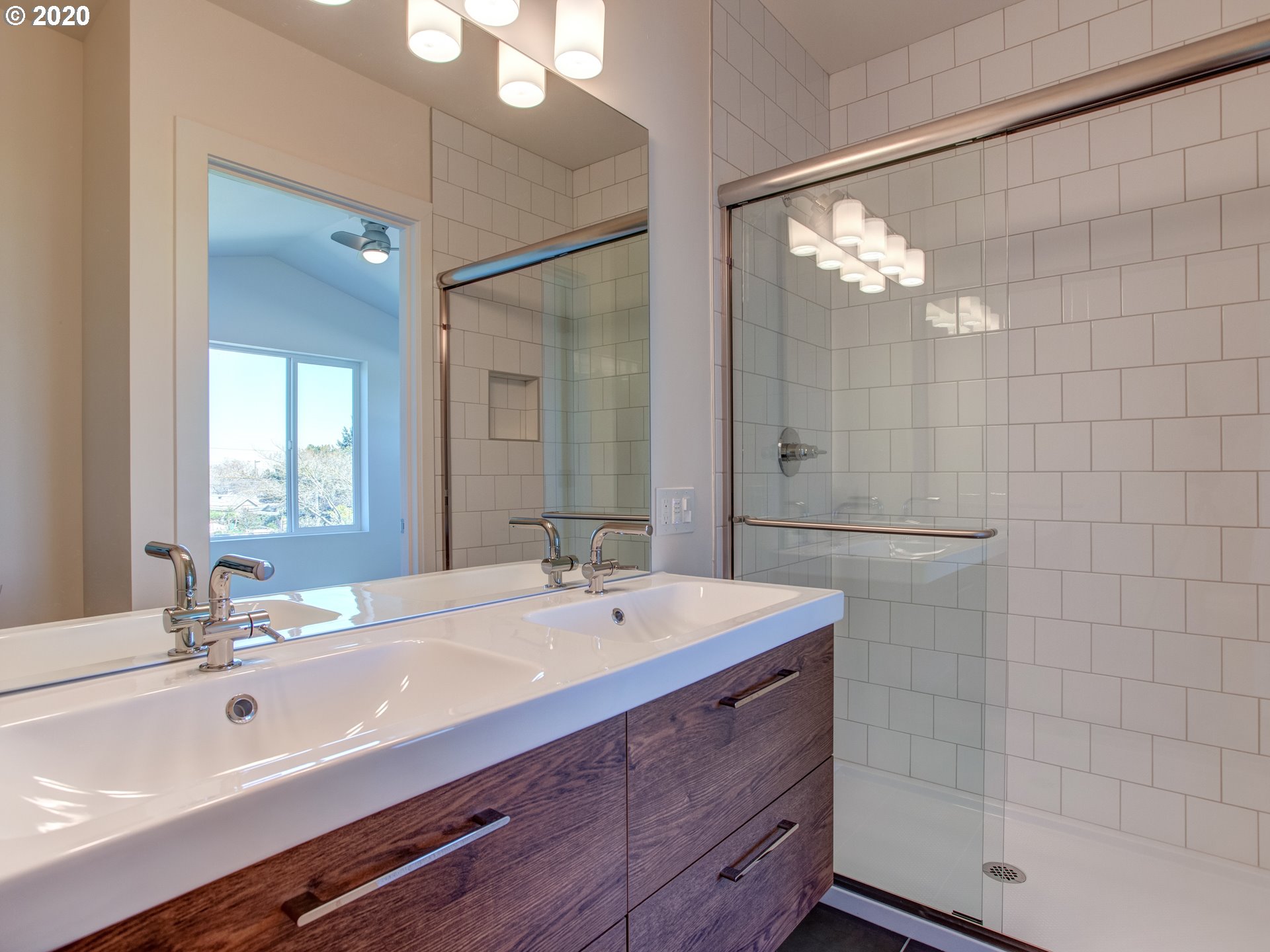 Holladay St, Portland, OR 97213 #1