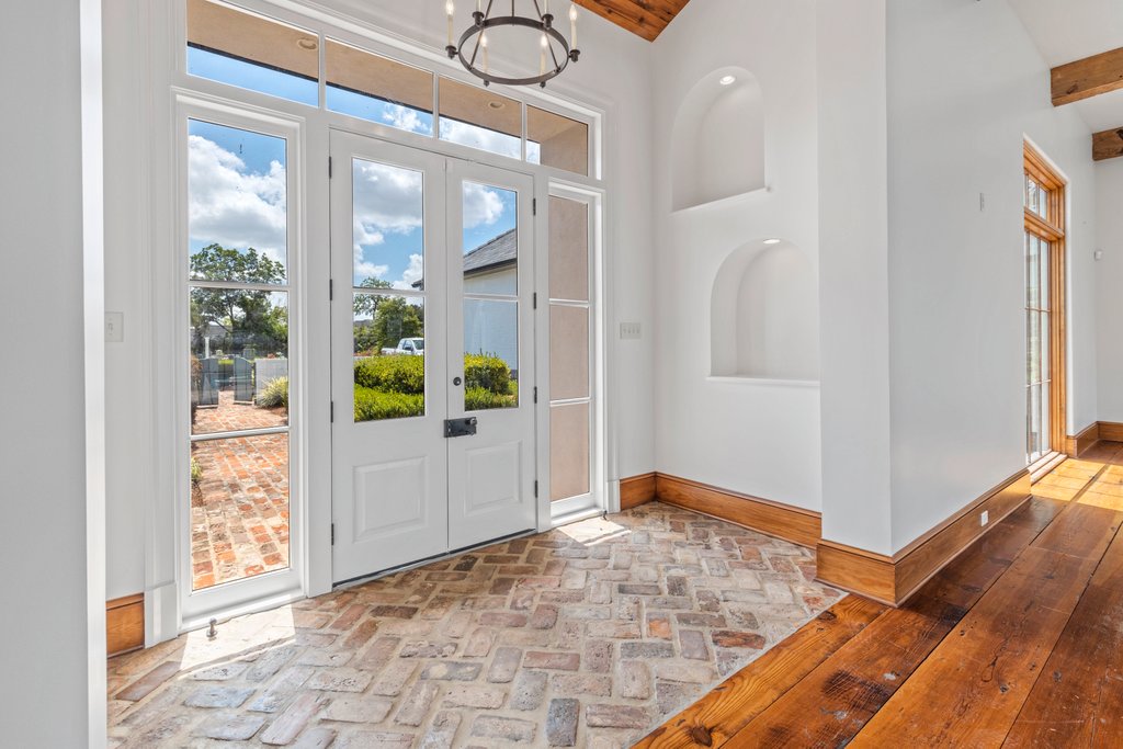 3235 Henderson Bayou Rd, Lake Charles, LA 70605