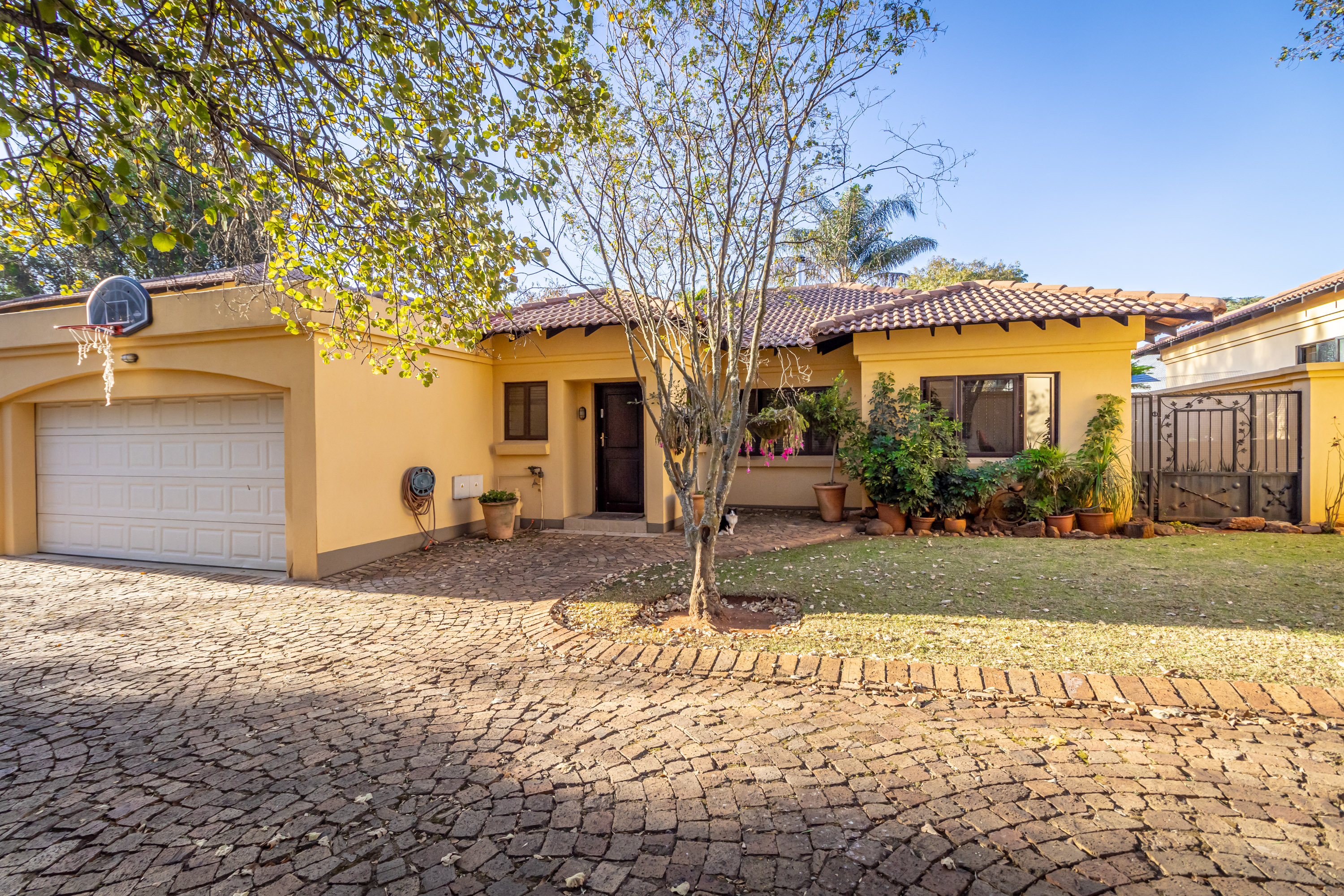 Elegant Townhouse in Serene suburb of Northcliff