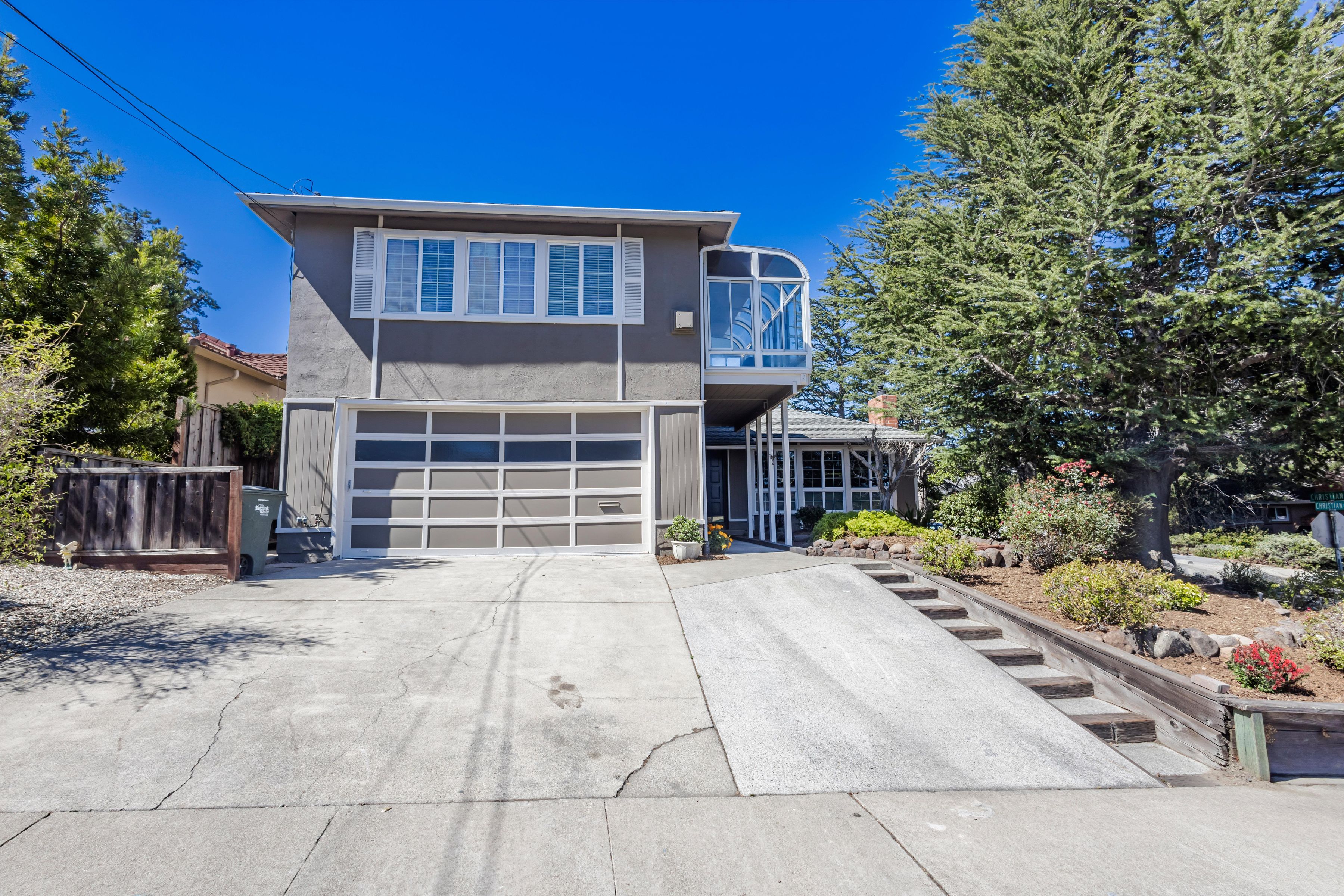 Corner Lot 5 bedroom Single Family Home