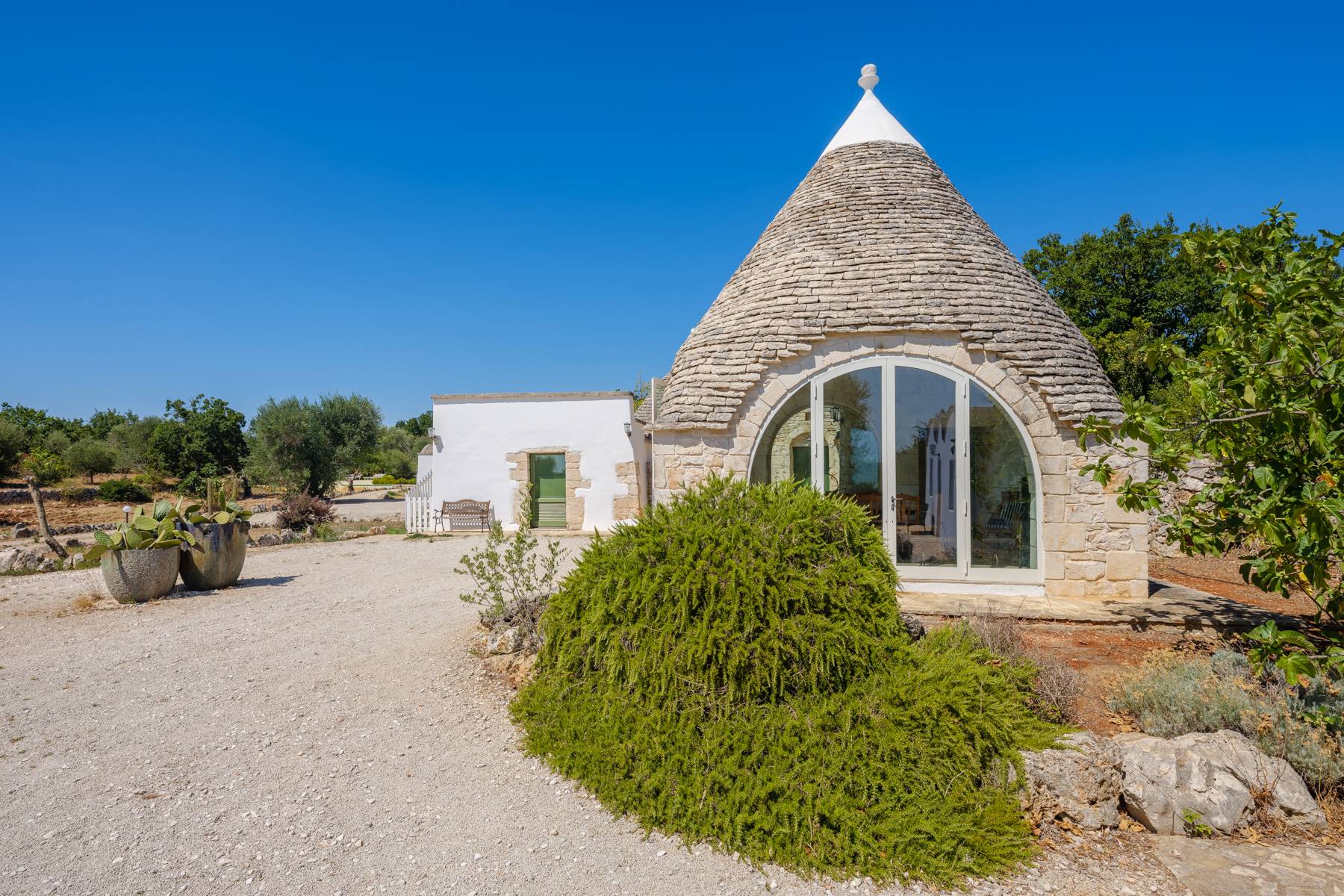 Splendid Trulli with Infinity Pool