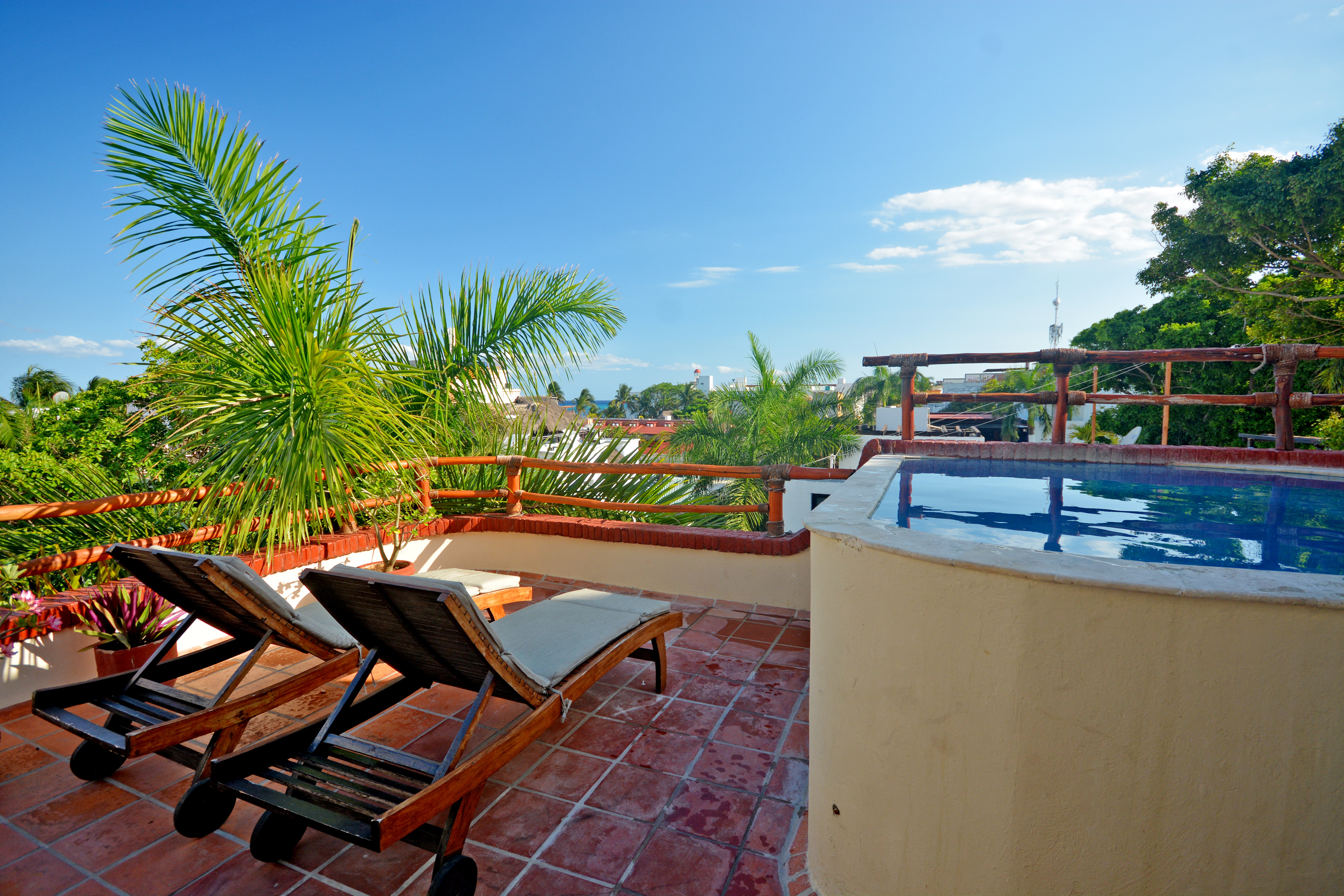 AMAZING PENTHOUSE TWO BLOCKS FROM THE BEACH WITH PRIVATE TERRACE AND PLUNGE POOL