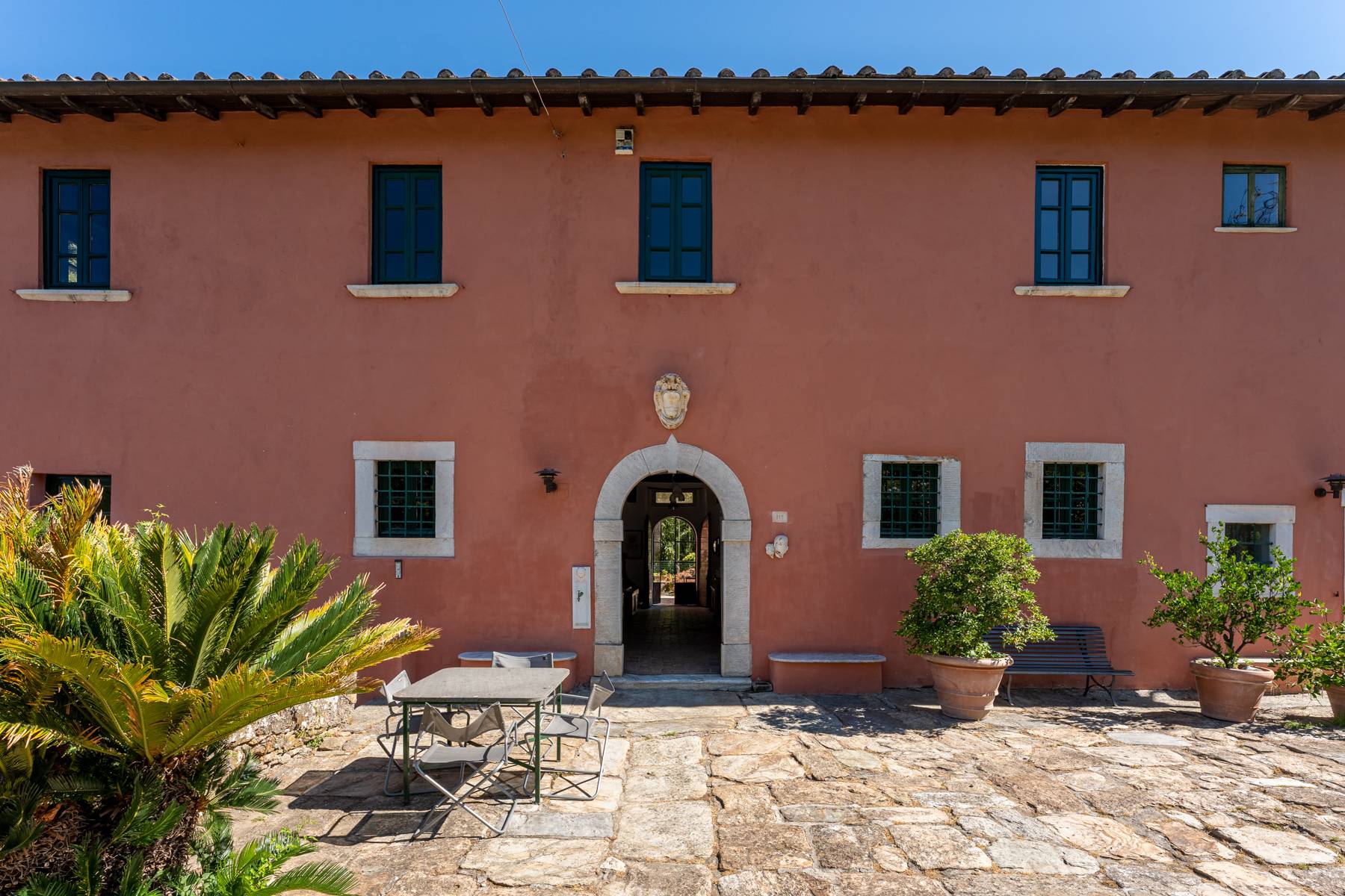 Iconic 15th century mansion on the hills of Pietrasanta