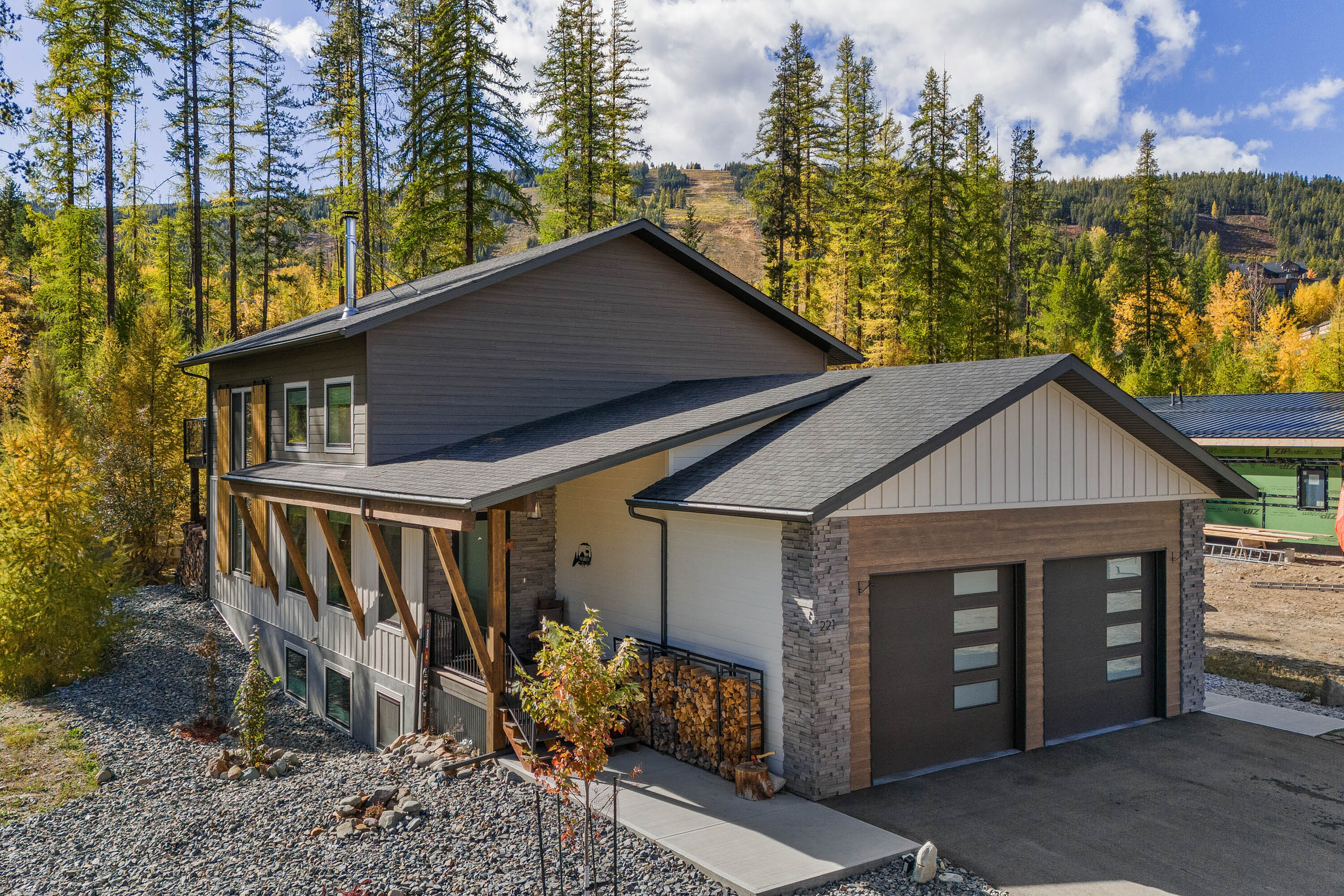 Kimberley Ski Modern Barn