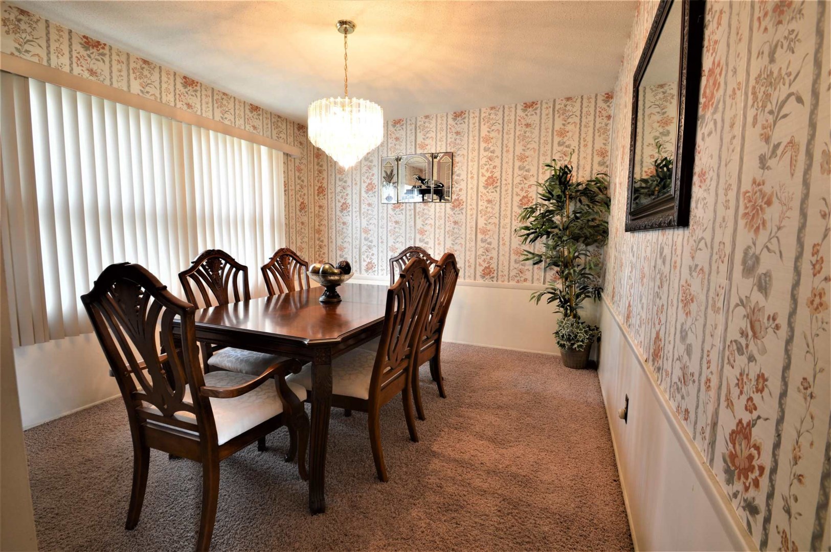 Richfield Ln, Fort Wayne, IN 46816