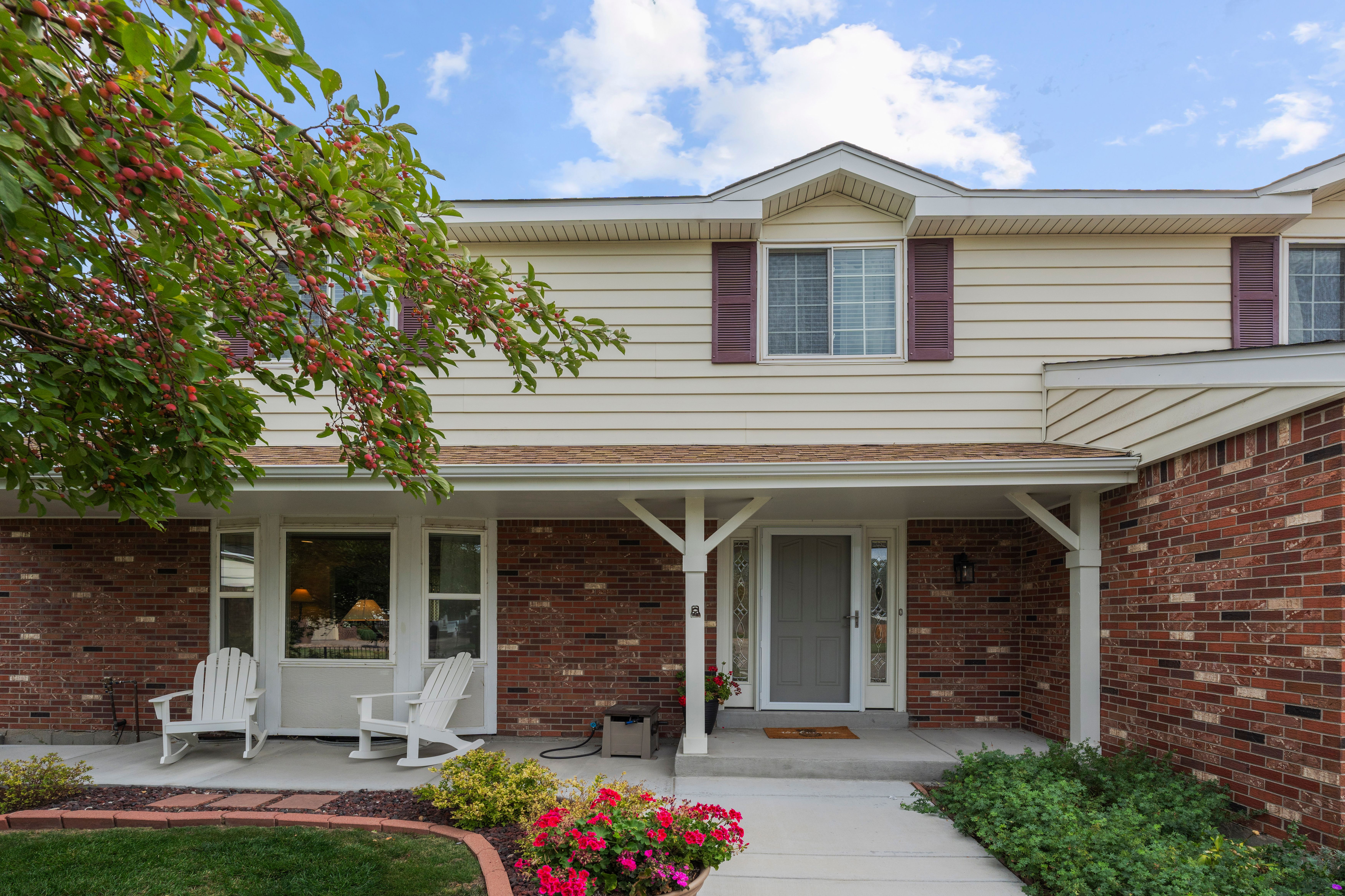 Welcome to this Wonderful Oak Park Home Located in the Heart of Arvada